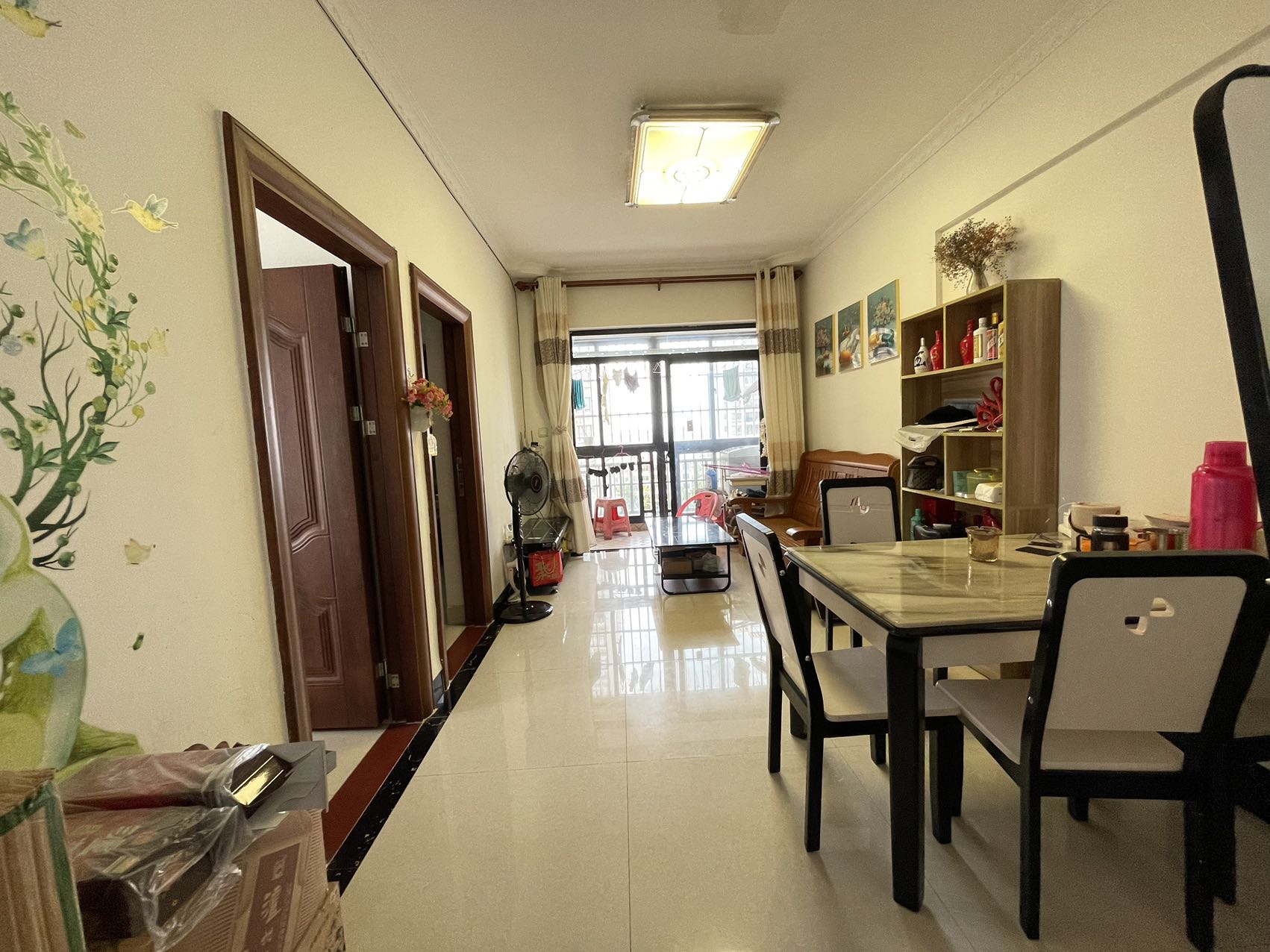 凤翔花园(A区) 2室2厅1卫 75.0万 凤翔花园(A区) 2室2厅1卫 75.0万客厅