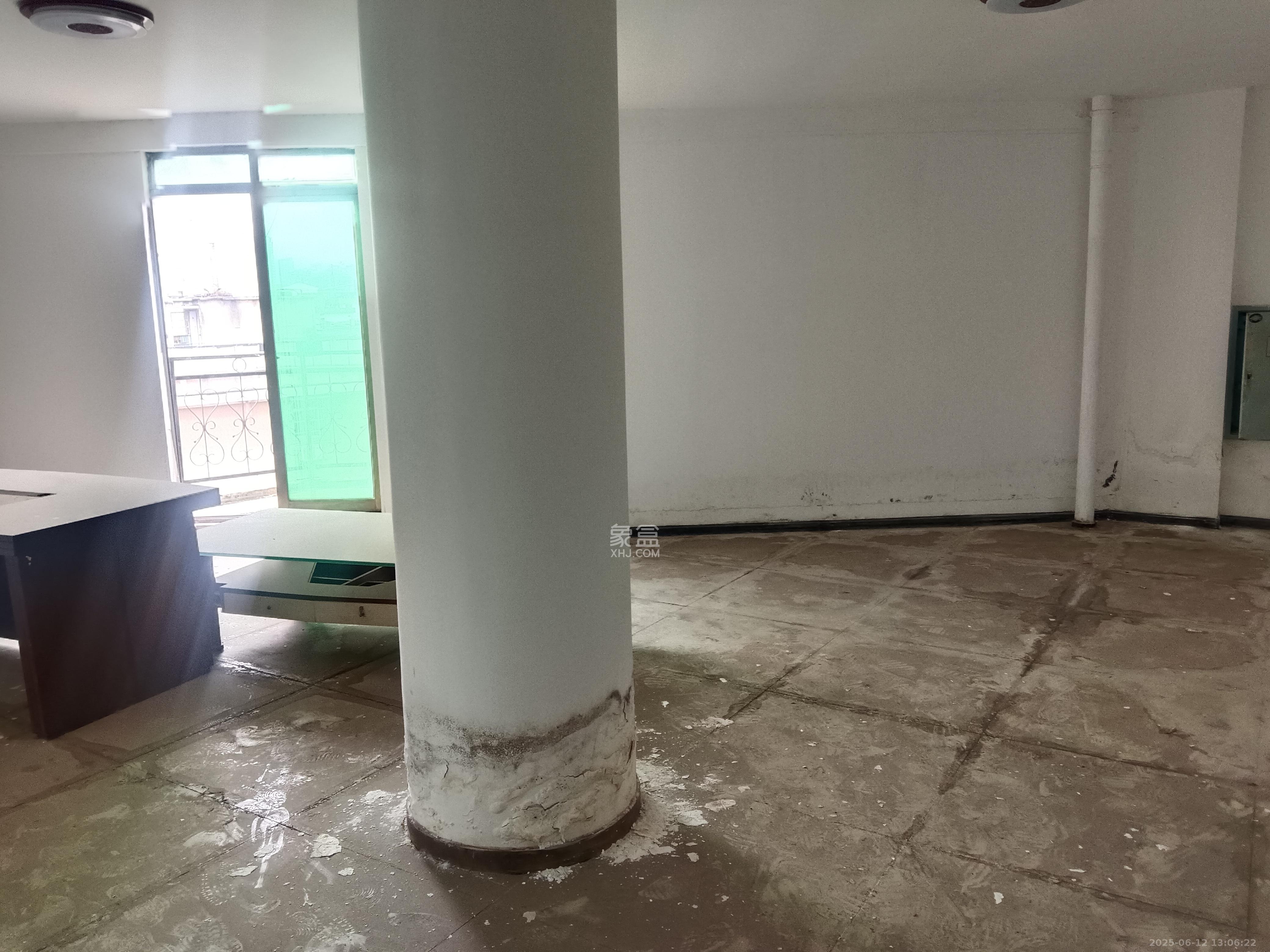 鸿景苑 3室2厅1卫 7000.0元/月 鸿景苑 3室2厅1卫 7000.0元/月室内图