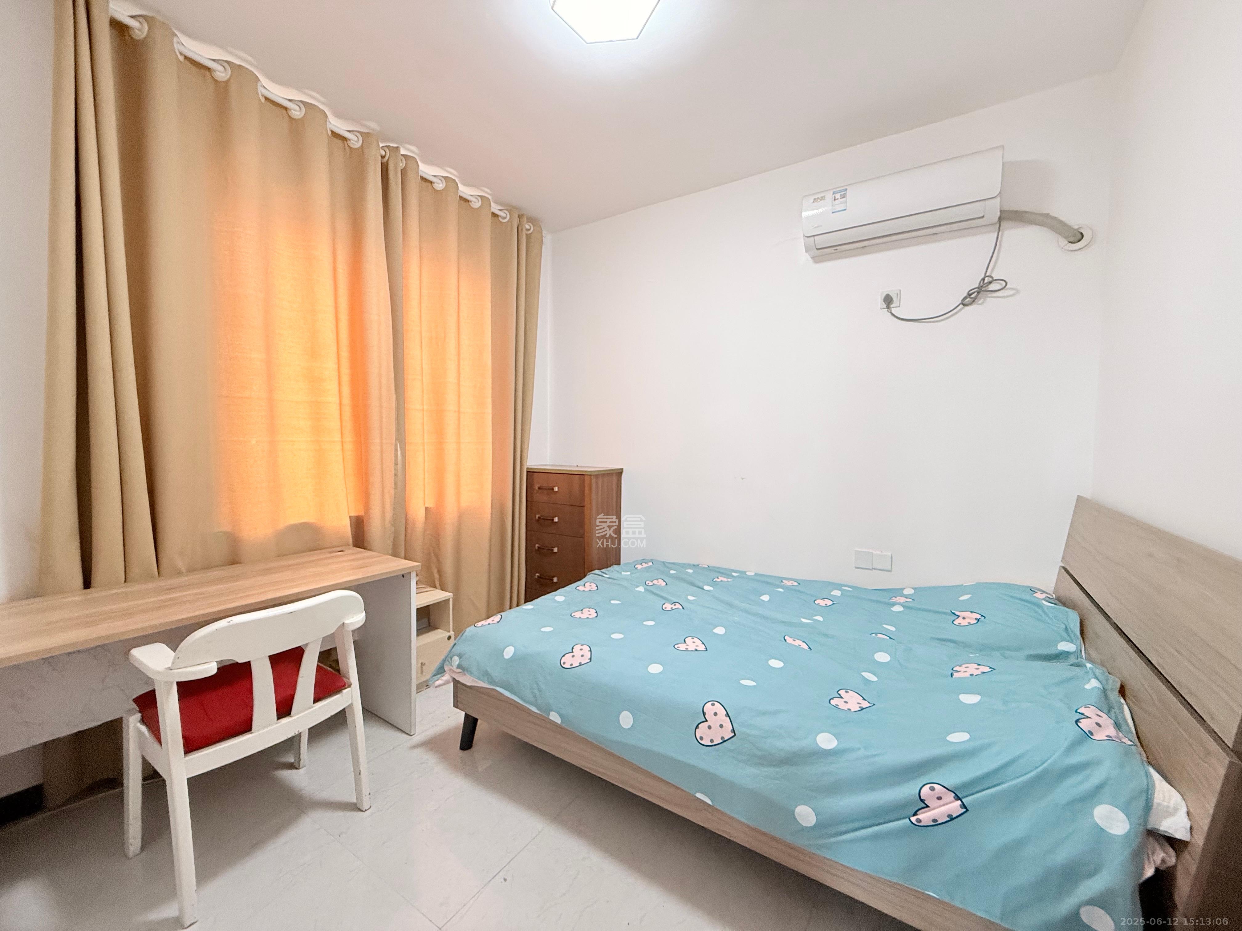 万里时代 2室2厅1卫 2500.0元/月 万里时代 2室2厅1卫 2500.0元/月室内图