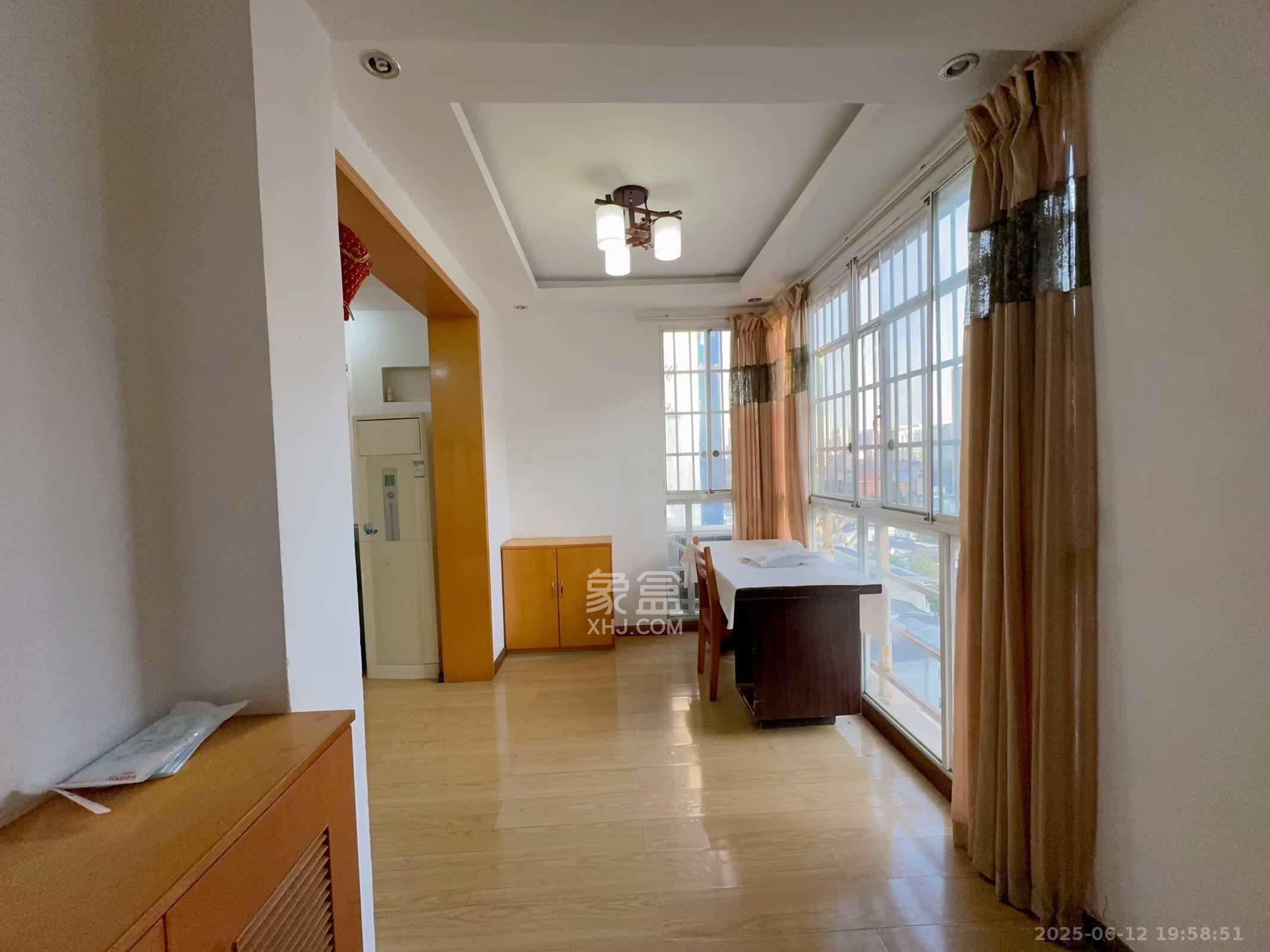 申奥美域  5室2厅2卫    3000.0元/月室内图