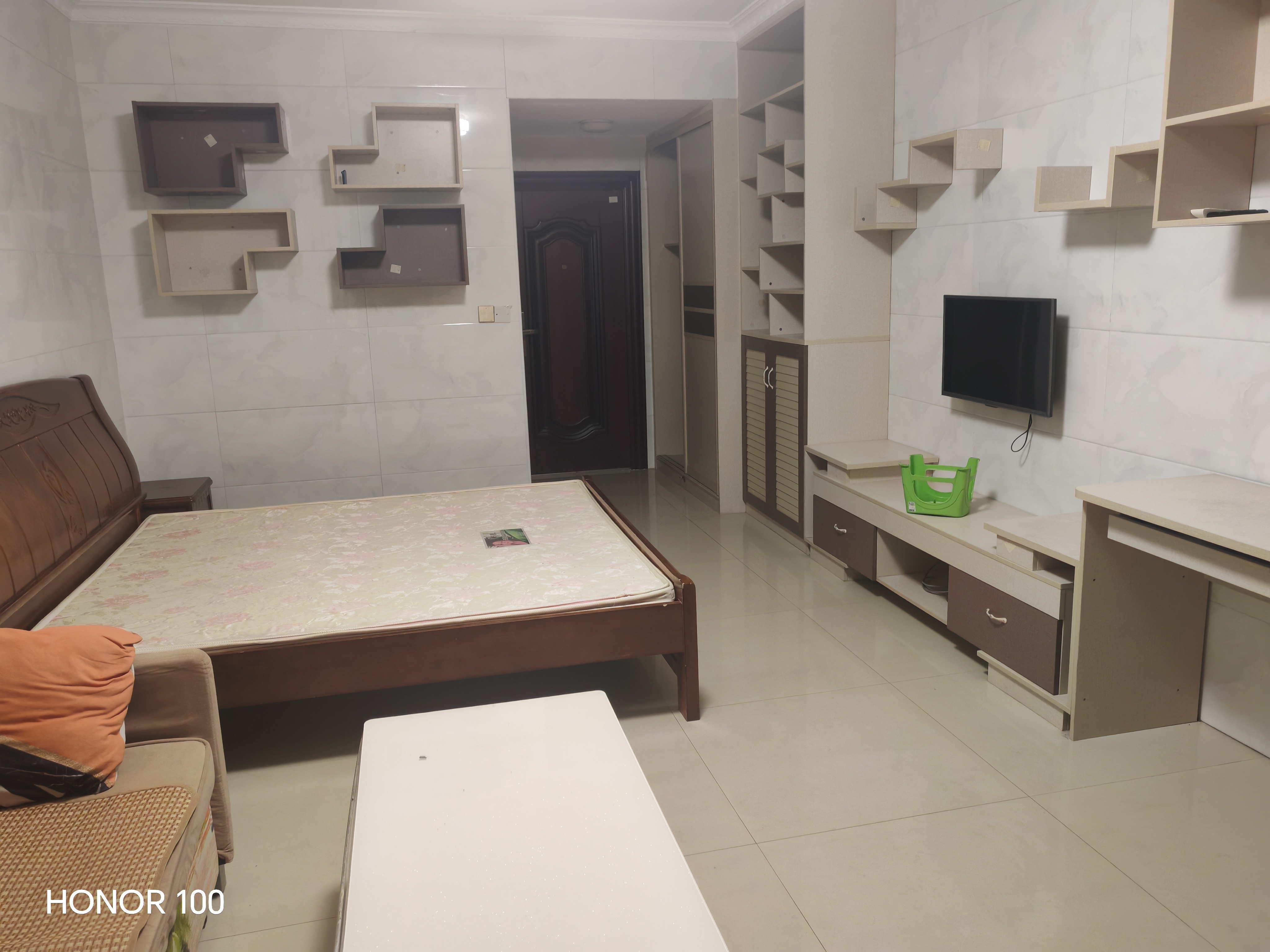 盛世时代广场  1室1厅1卫    1200.0元/月室内图