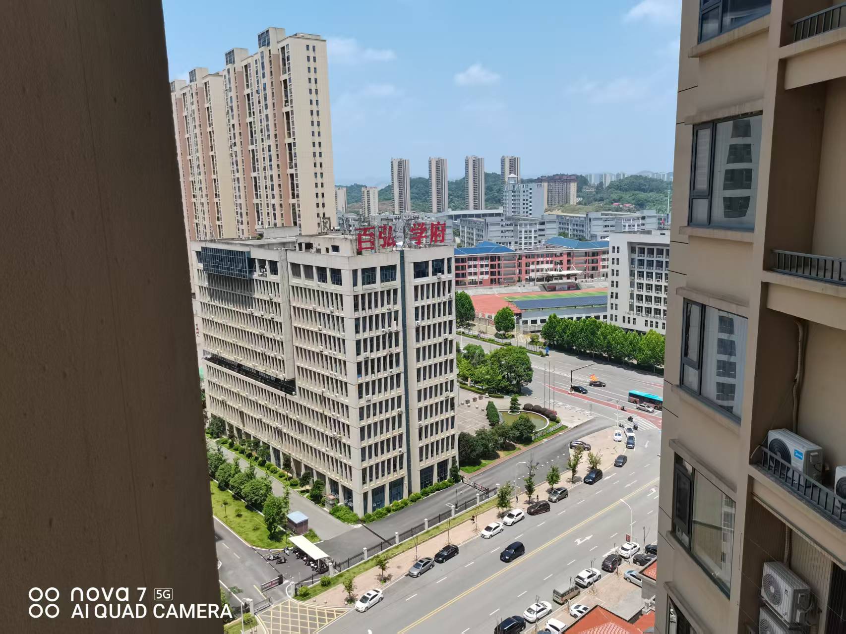 阳光时代  4室2厅2卫    88.0万