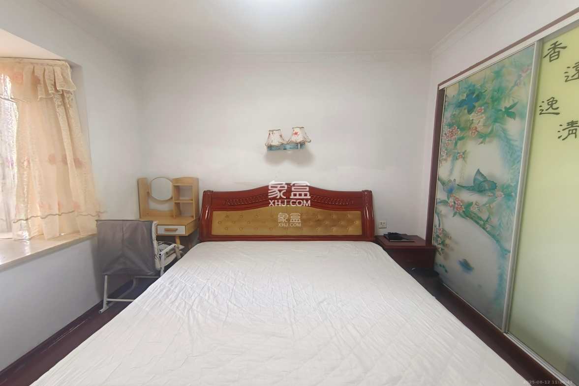 龙吉湾小区(龙瑞尚苑) 3室2厅1卫 1900.00元/月 龙吉湾小区(龙瑞尚苑) 3室2厅1卫 1900.00元/月室内图