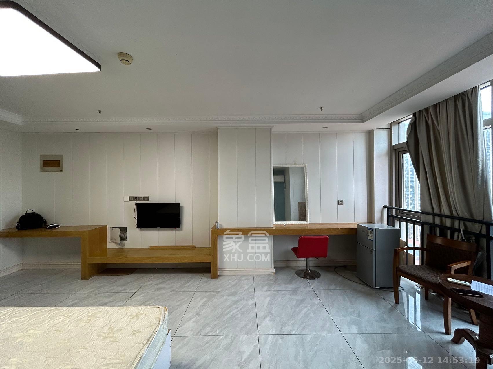 奥克斯广场 1室1厅1卫 1300.0元/月 奥克斯广场 1室1厅1卫 1300.0元/月室内图