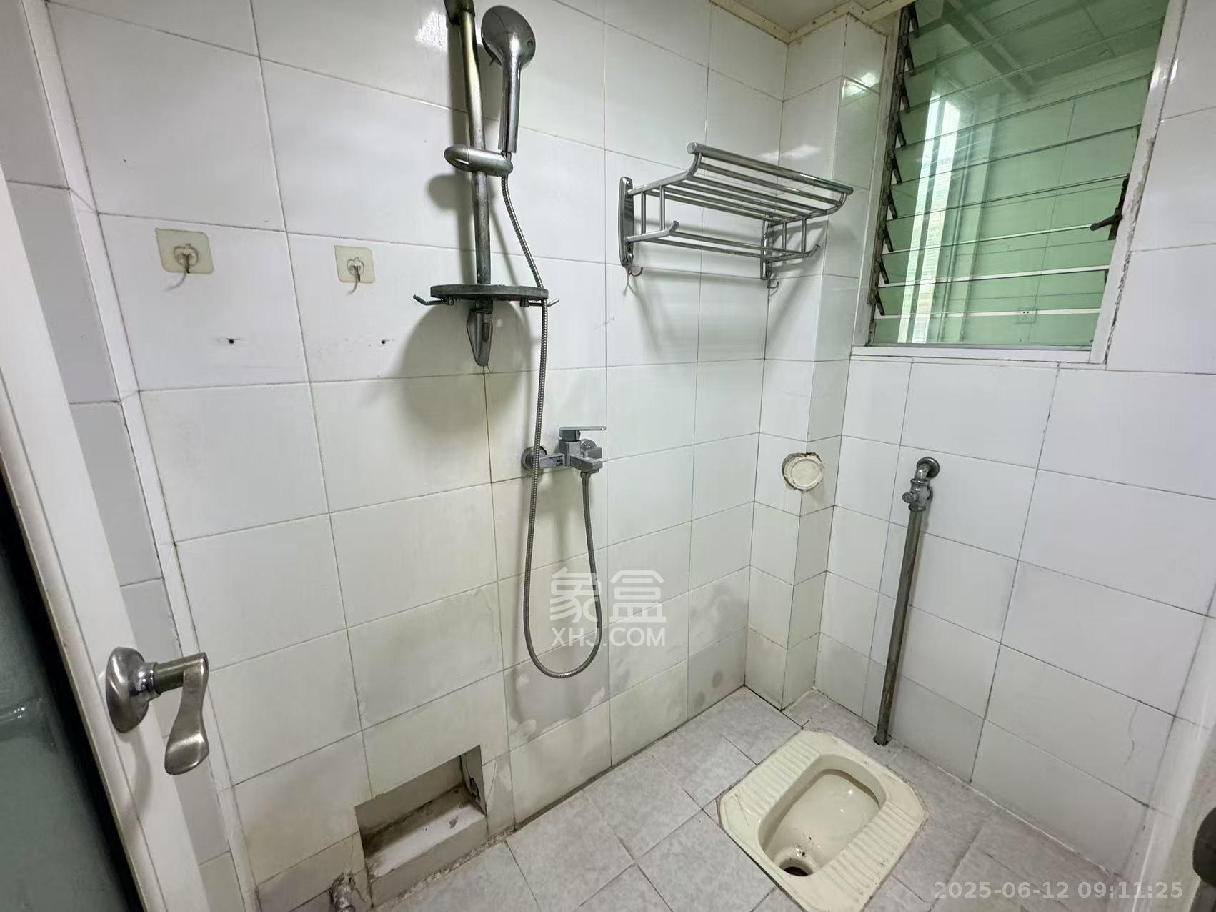 高速公路管理局宿舍 4室2厅2卫 2600.0元/月 高速公路管理局宿舍 4室2厅2卫 2600.0元/月室内图