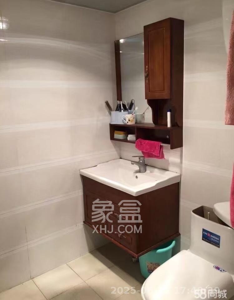 时代公馆 1室1厅1卫 1500.0元/月 时代公馆 1室1厅1卫 1500.0元/月室内图