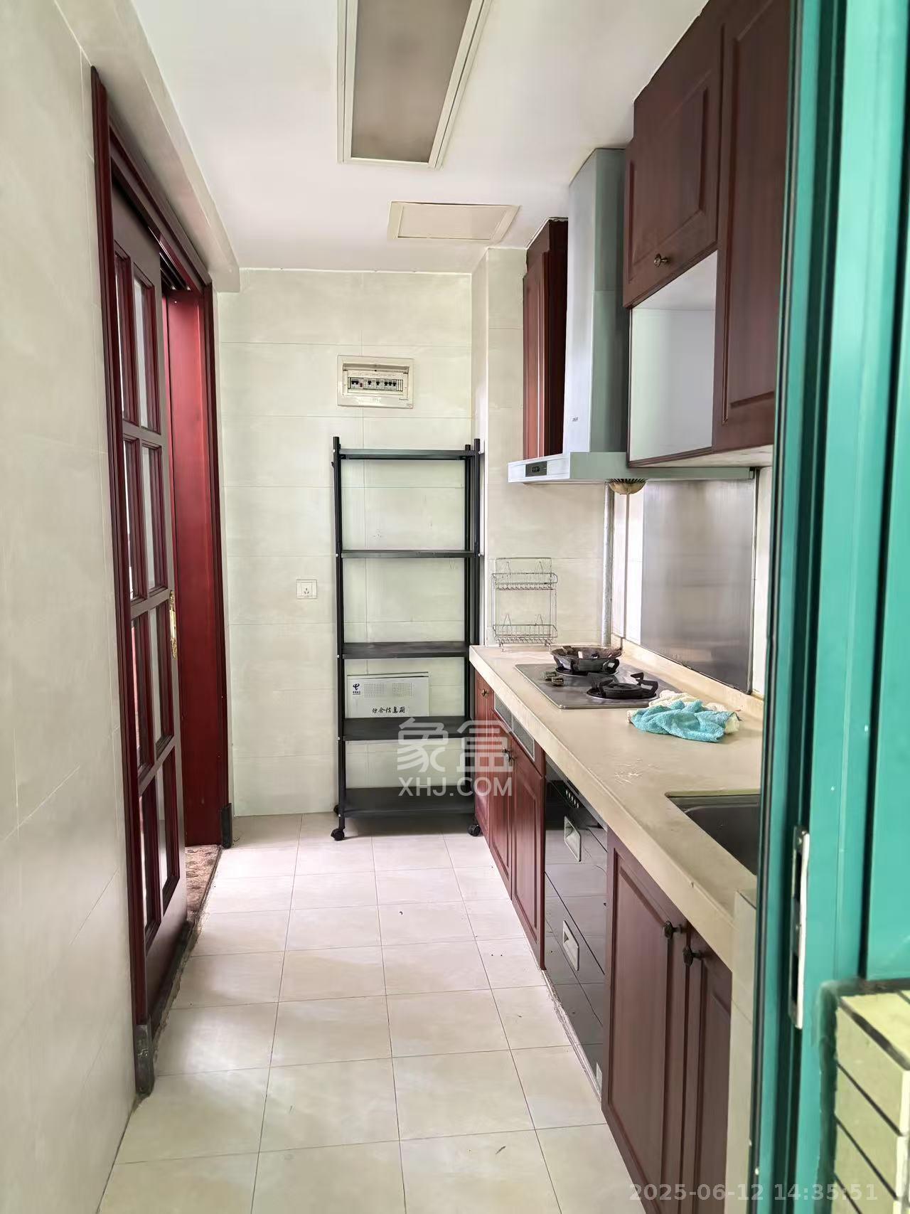 恒大翡翠华庭  2室2厅1卫    1700.0元/月 恒大翡翠华庭  2室2厅1卫    1700.0元/月室内图