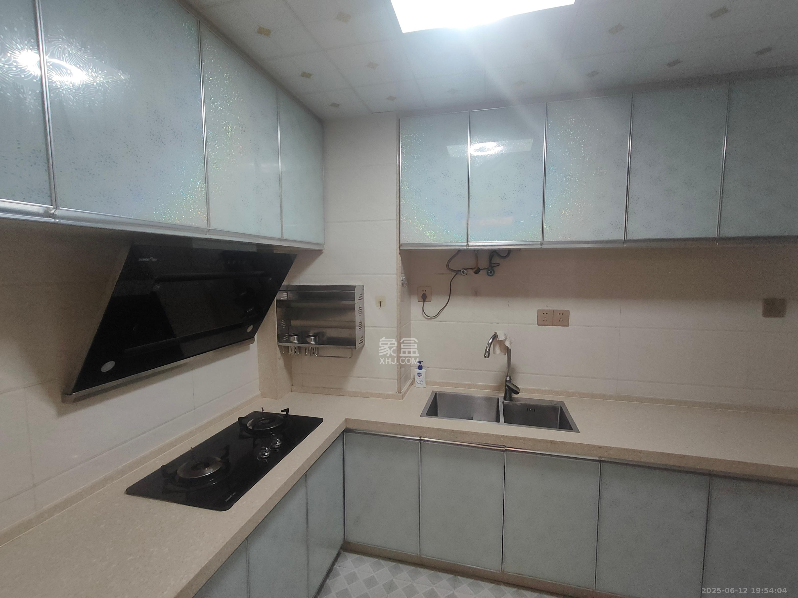 嘉顺苑 2室1厅1卫 2100.0元/月 嘉顺苑 2室1厅1卫 2100.0元/月室内图