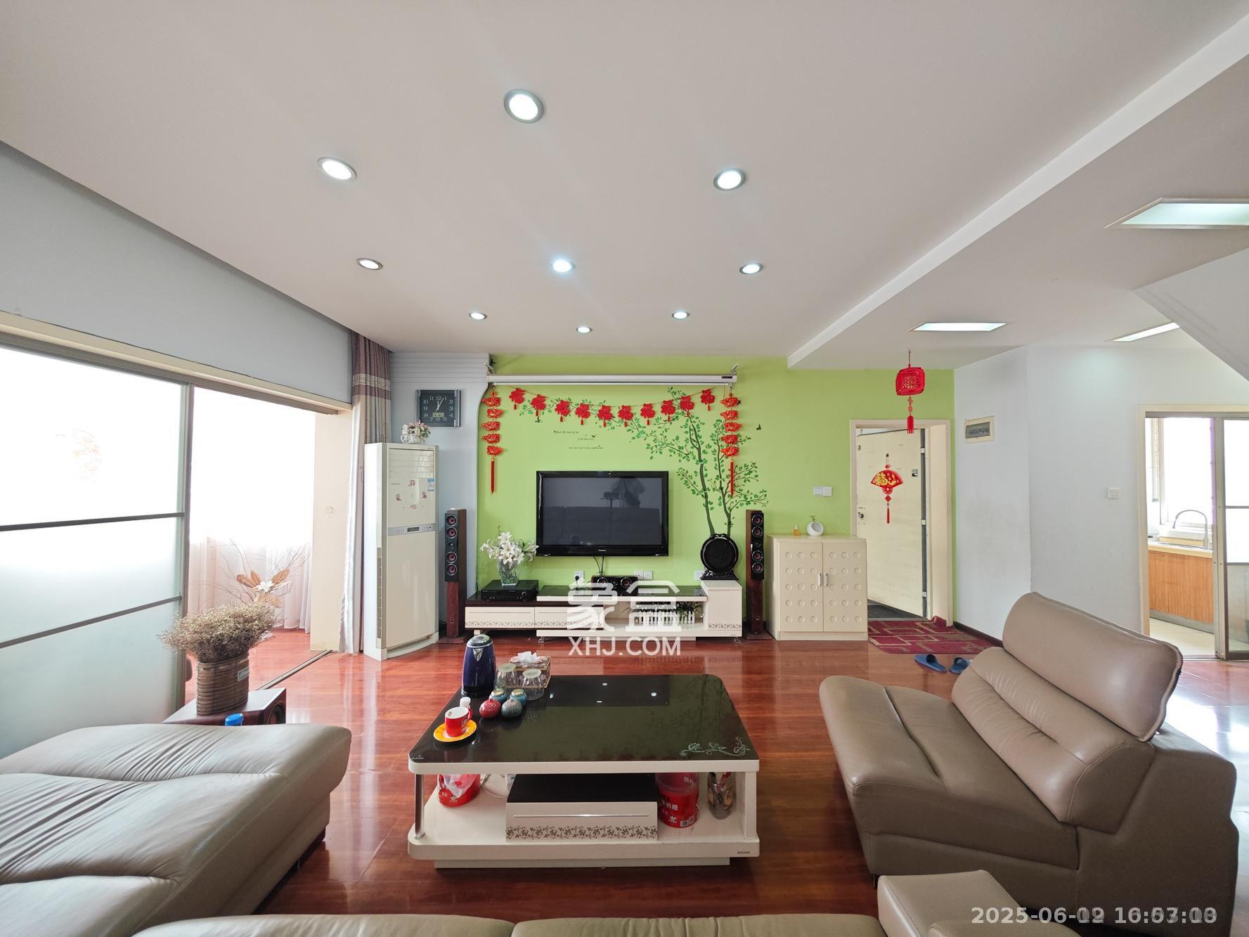 景湾小区(井湾小区)  5室2厅1卫    2780.0元/月 景湾小区(井湾小区)  5室2厅1卫    2780.0元/月