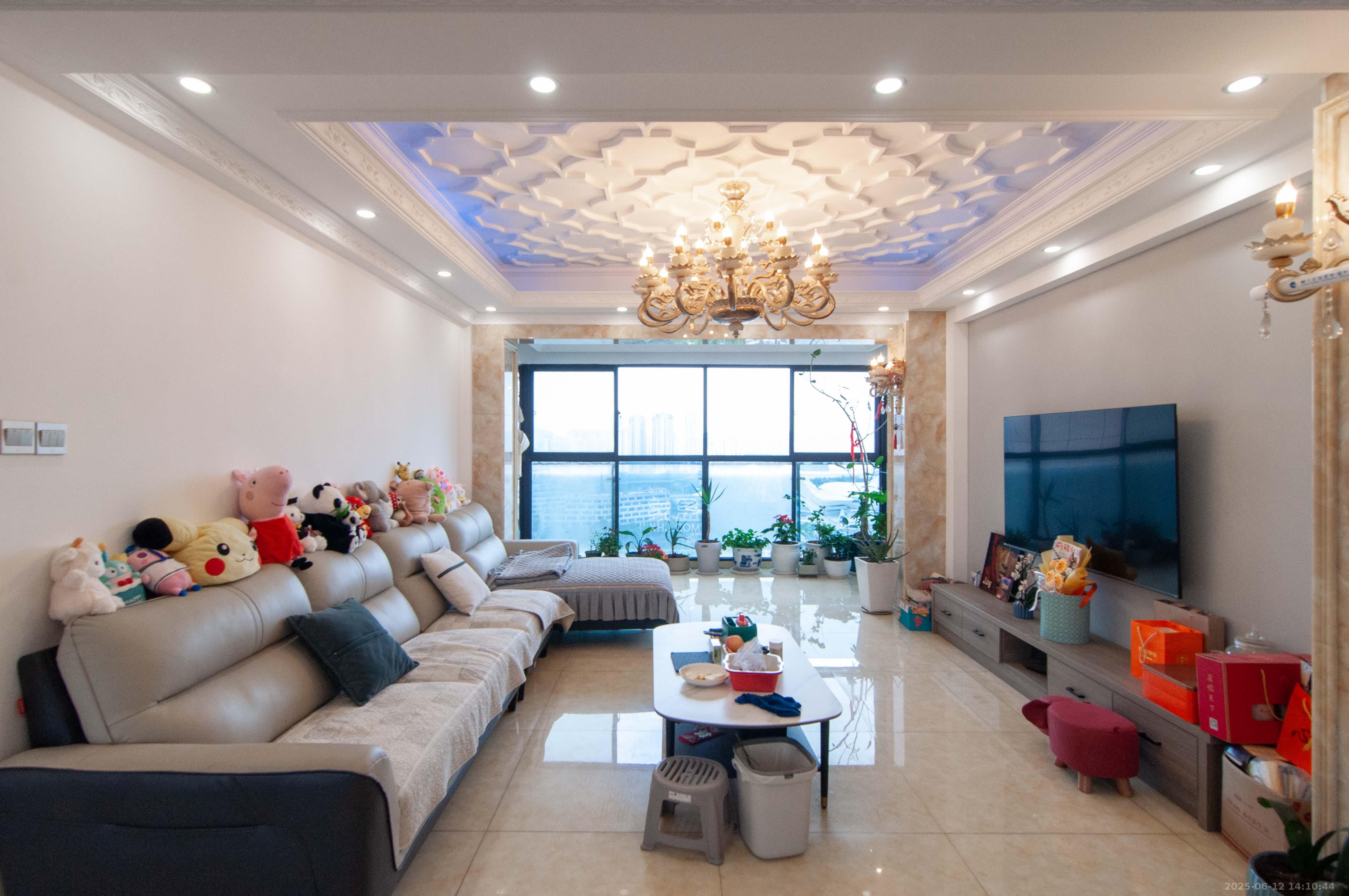 达美D6区 4室2厅2卫 145.0万 达美D6区 4室2厅2卫 145.0万客厅