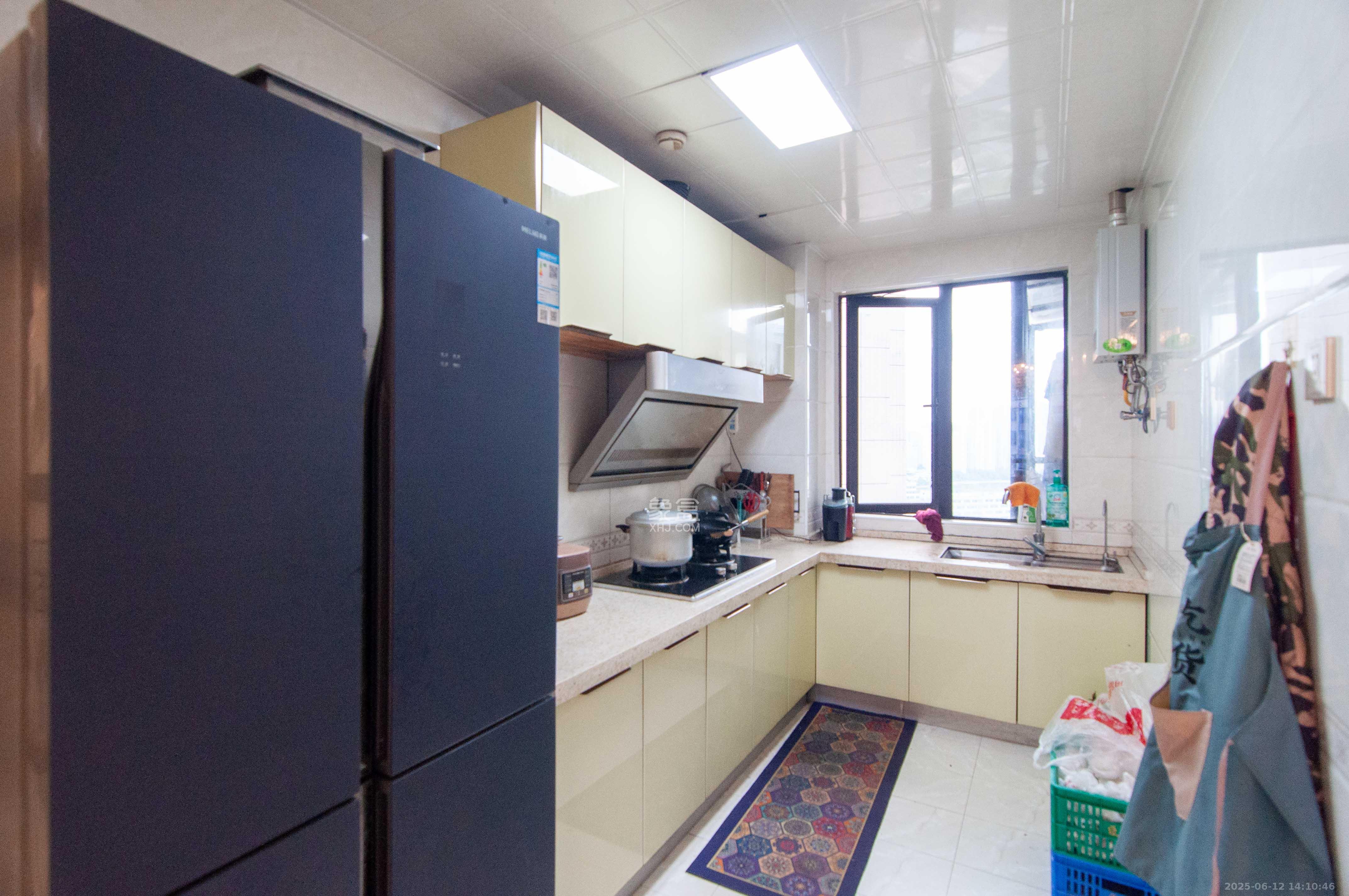 达美D6区 4室2厅2卫 145.0万 达美D6区 4室2厅2卫 145.0万厨房