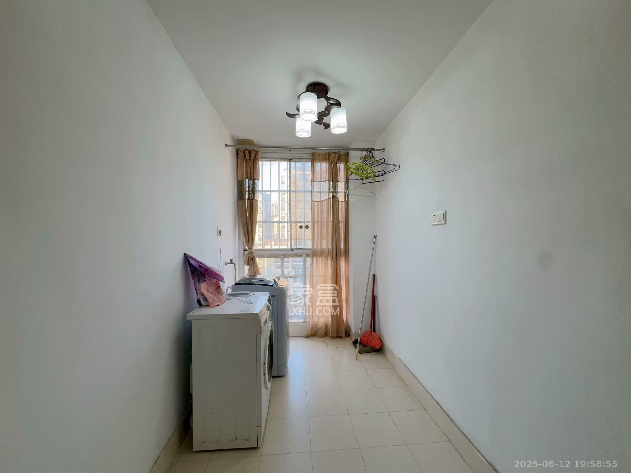 申奥美域  5室2厅2卫    3000.0元/月室内图