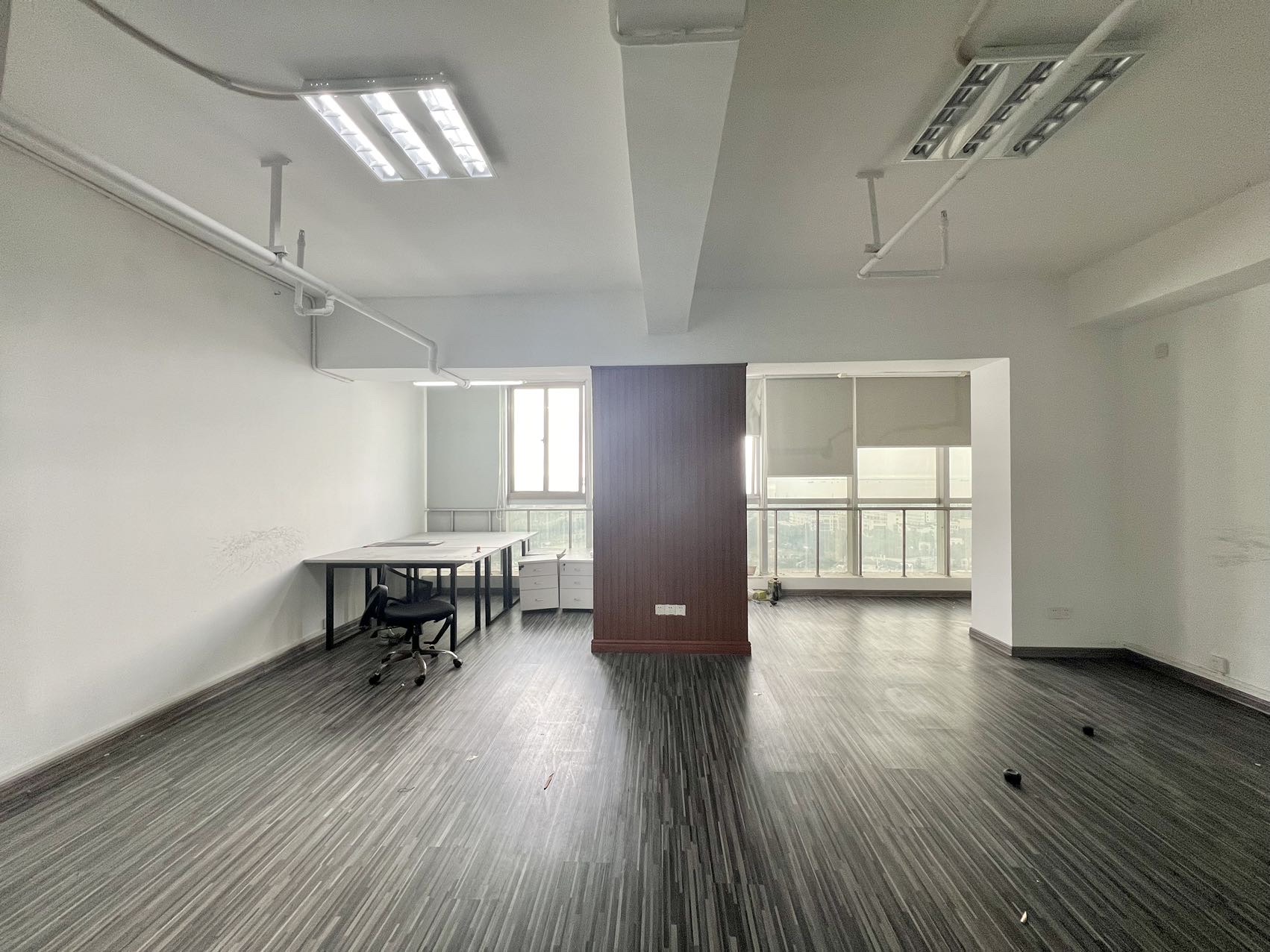 华信大厦 1室0厅0卫 10000.0元/月 华信大厦 1室0厅0卫 10000.0元/月室内图