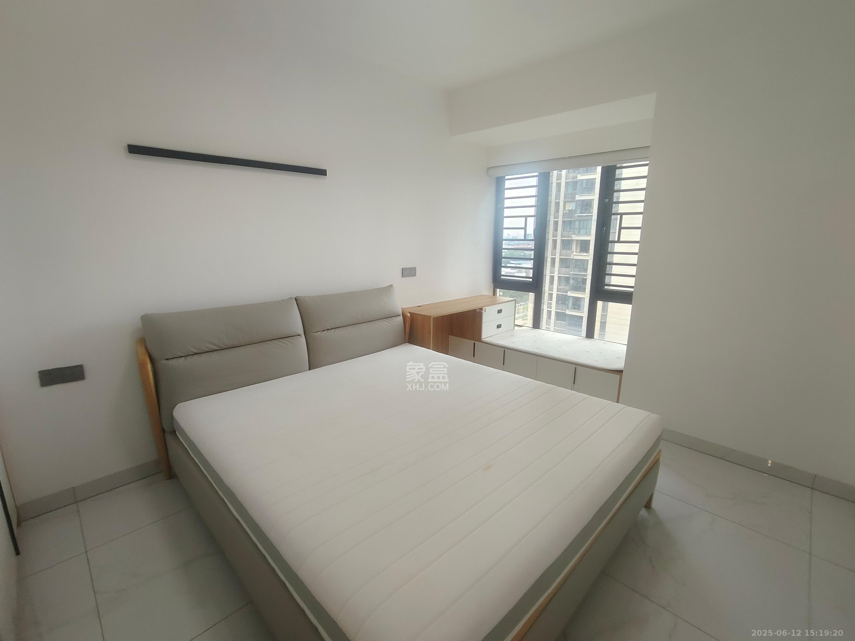 长房时代公馆  3室2厅2卫    3000.0元/月 长房时代公馆  3室2厅2卫    3000.0元/月室内图