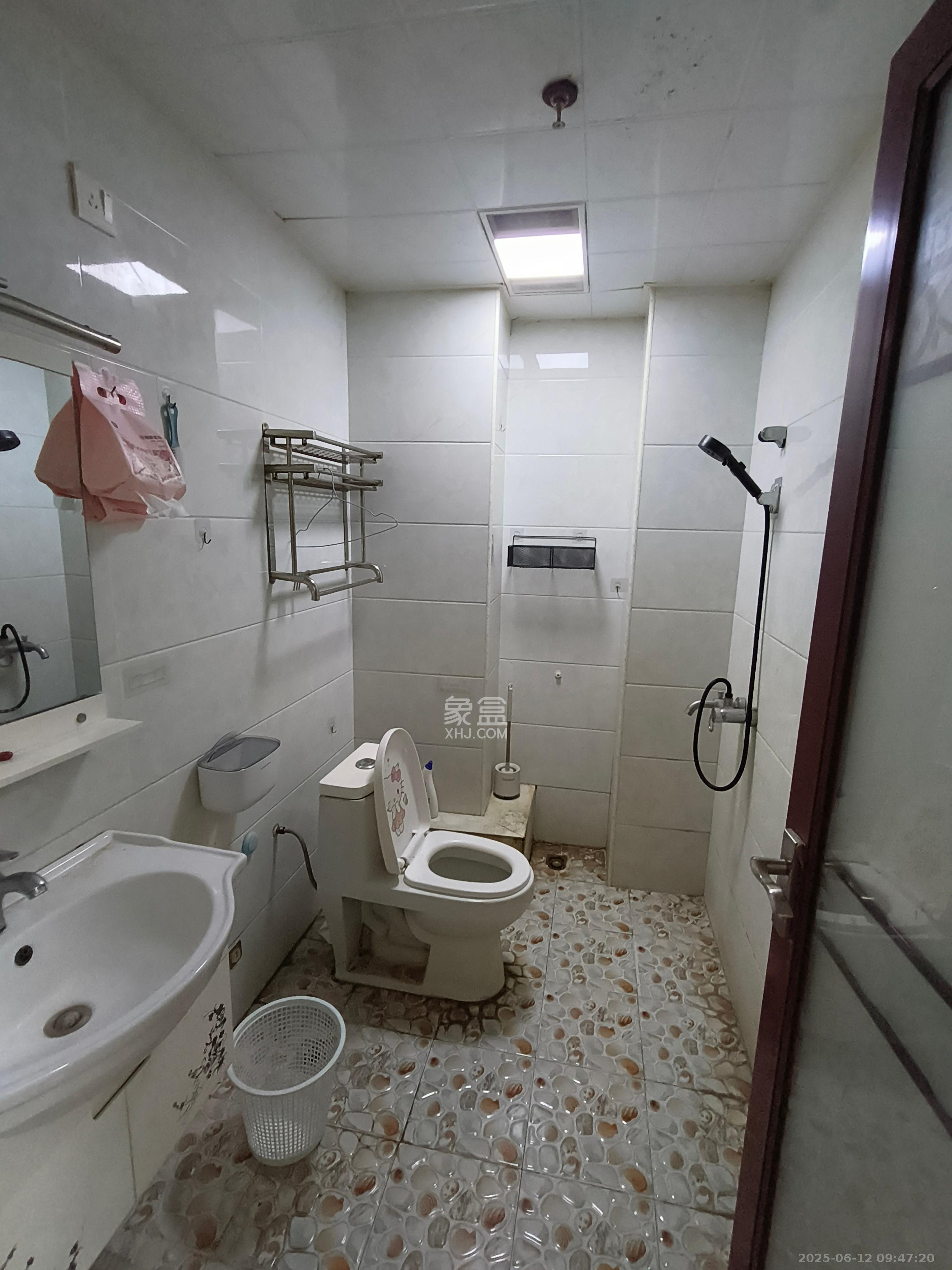 第六都(陆都小区) 1室1厅1卫 1800.0元/月 第六都(陆都小区) 1室1厅1卫 1800.0元/月室内图