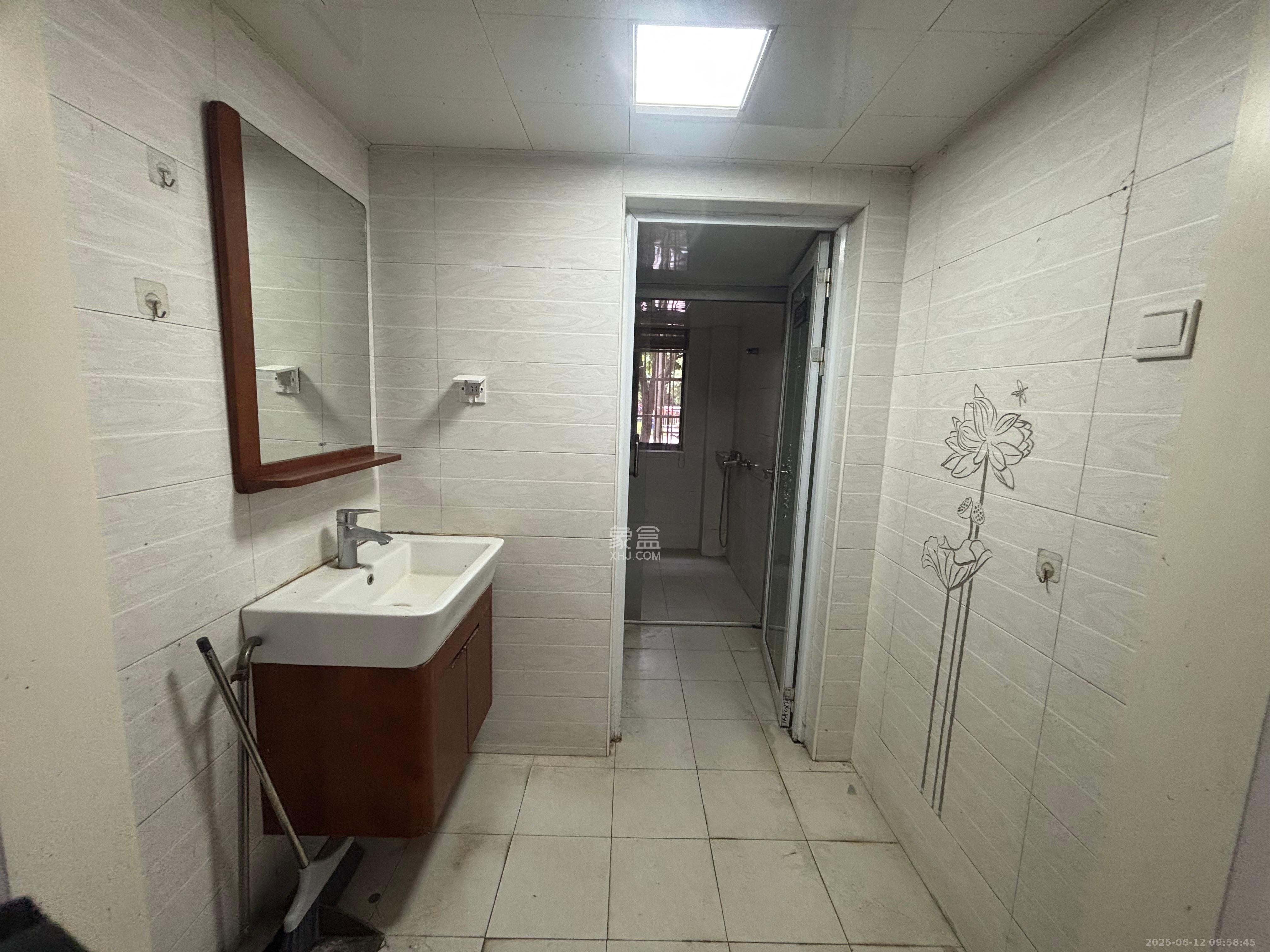 星雨心苑 3室2厅1卫 2400.0元/月 星雨心苑 3室2厅1卫 2400.0元/月室内图