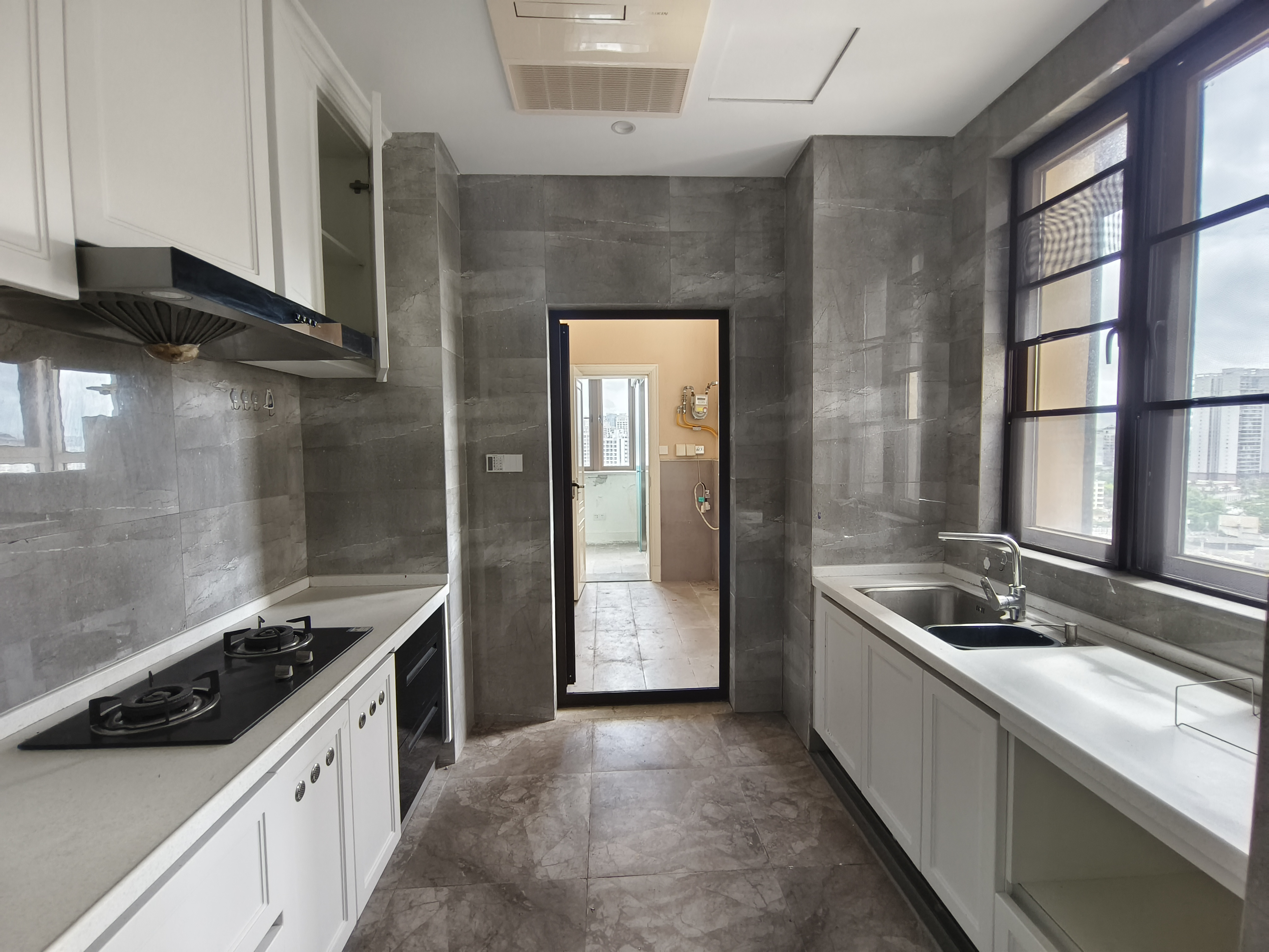 海航豪庭北苑 5室2厅2卫 7800.0元/月 海航豪庭北苑 5室2厅2卫 7800.0元/月室内图