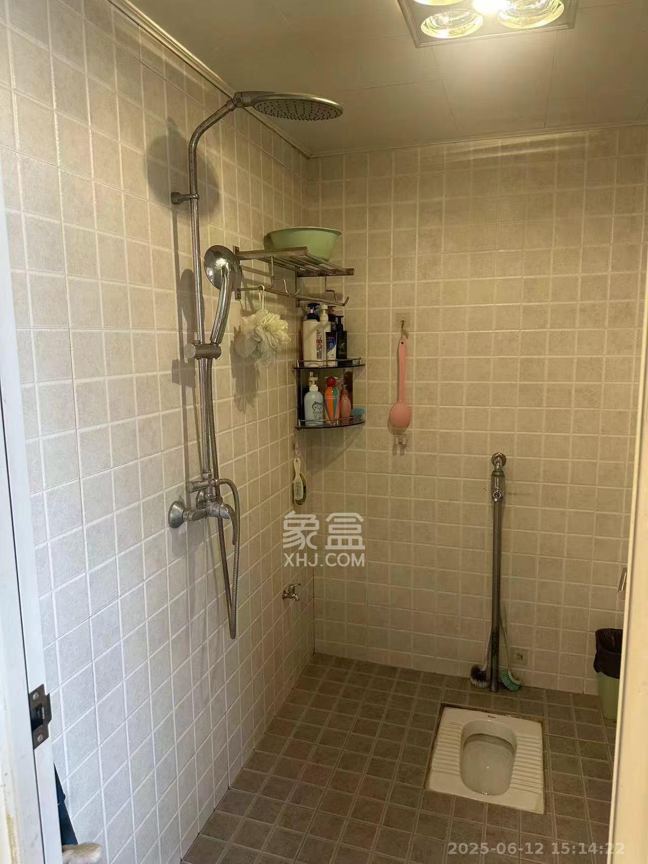 麓山枫情  2室1厅1卫   2000.00元/月室内图