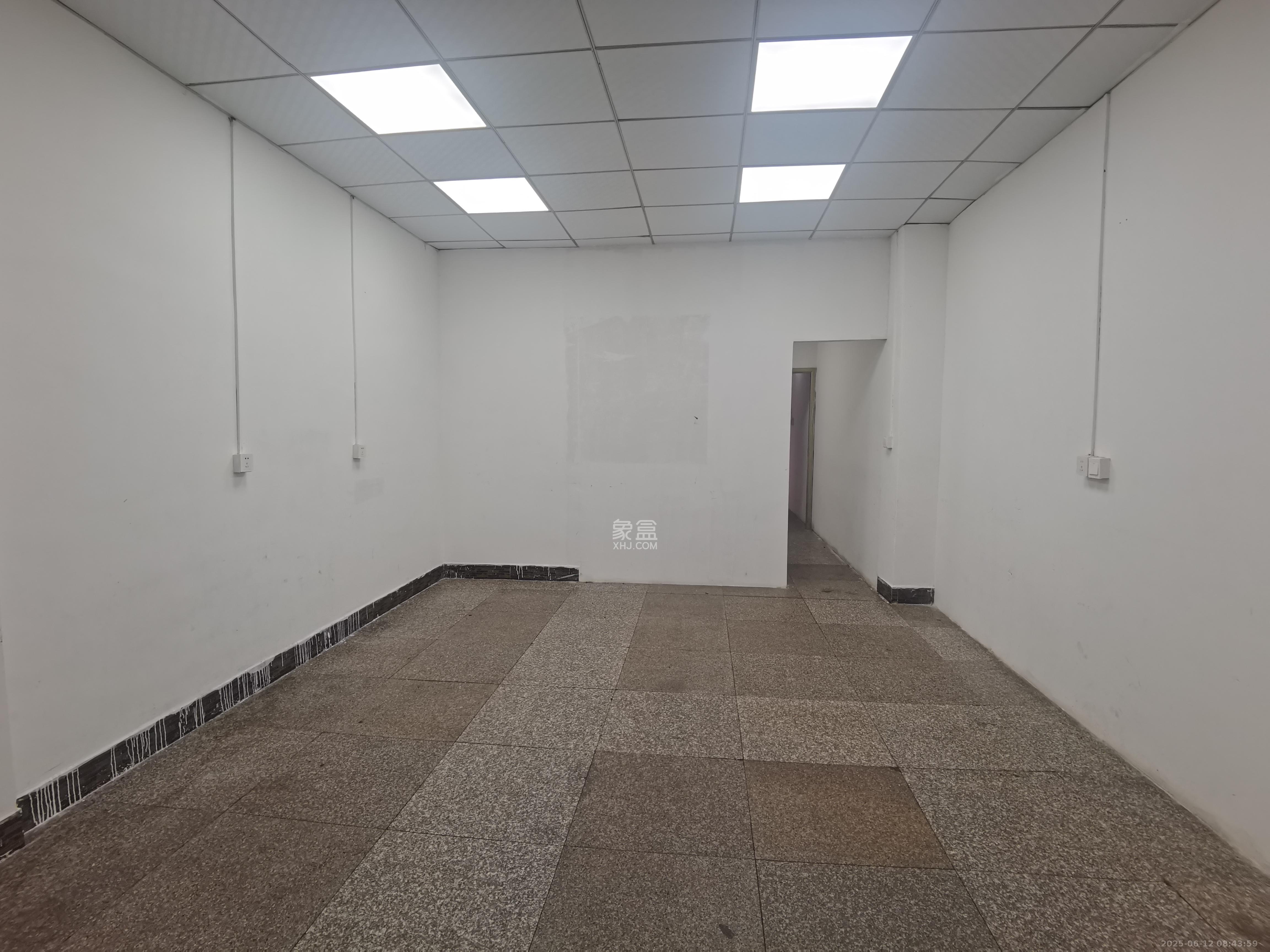 望龙小区  1室1厅1卫   1800.00元/月