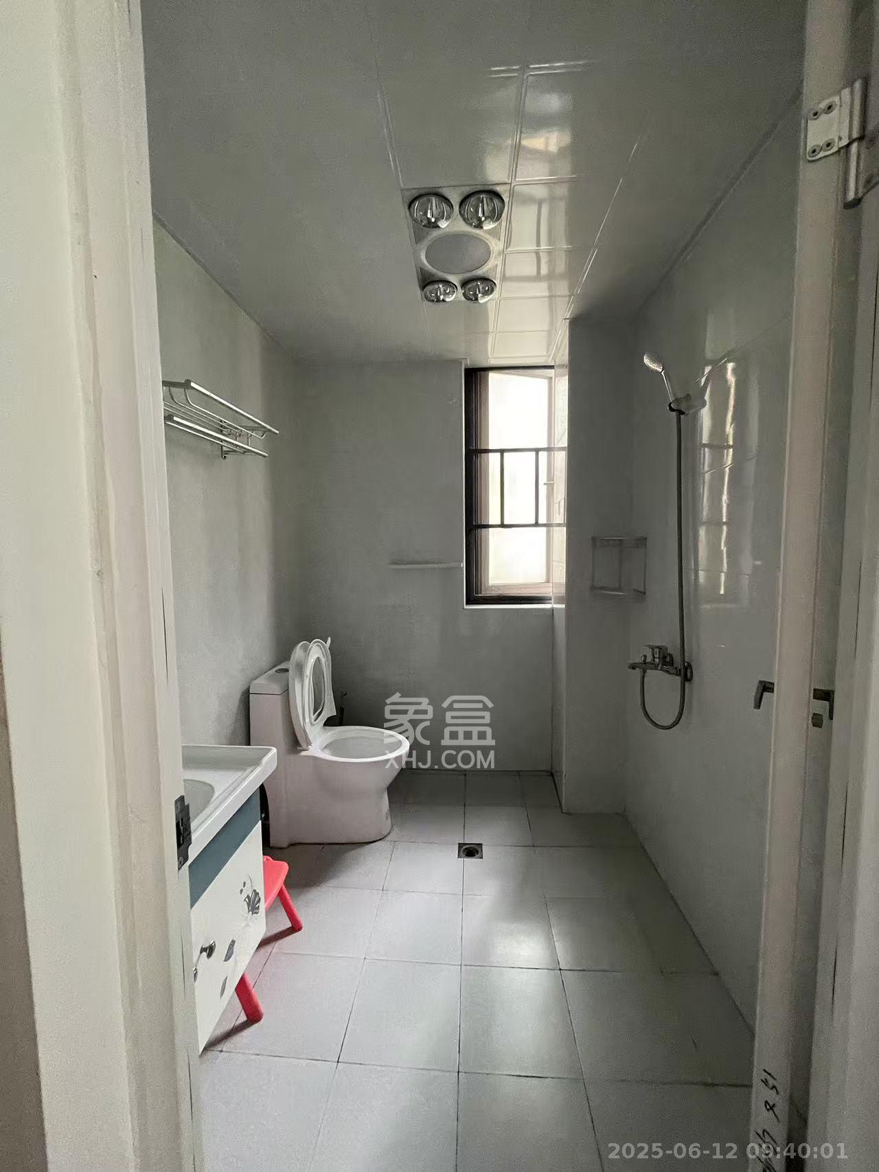 怡海星城 3室2厅2卫 2000.0元/月 怡海星城 3室2厅2卫 2000.0元/月室内图