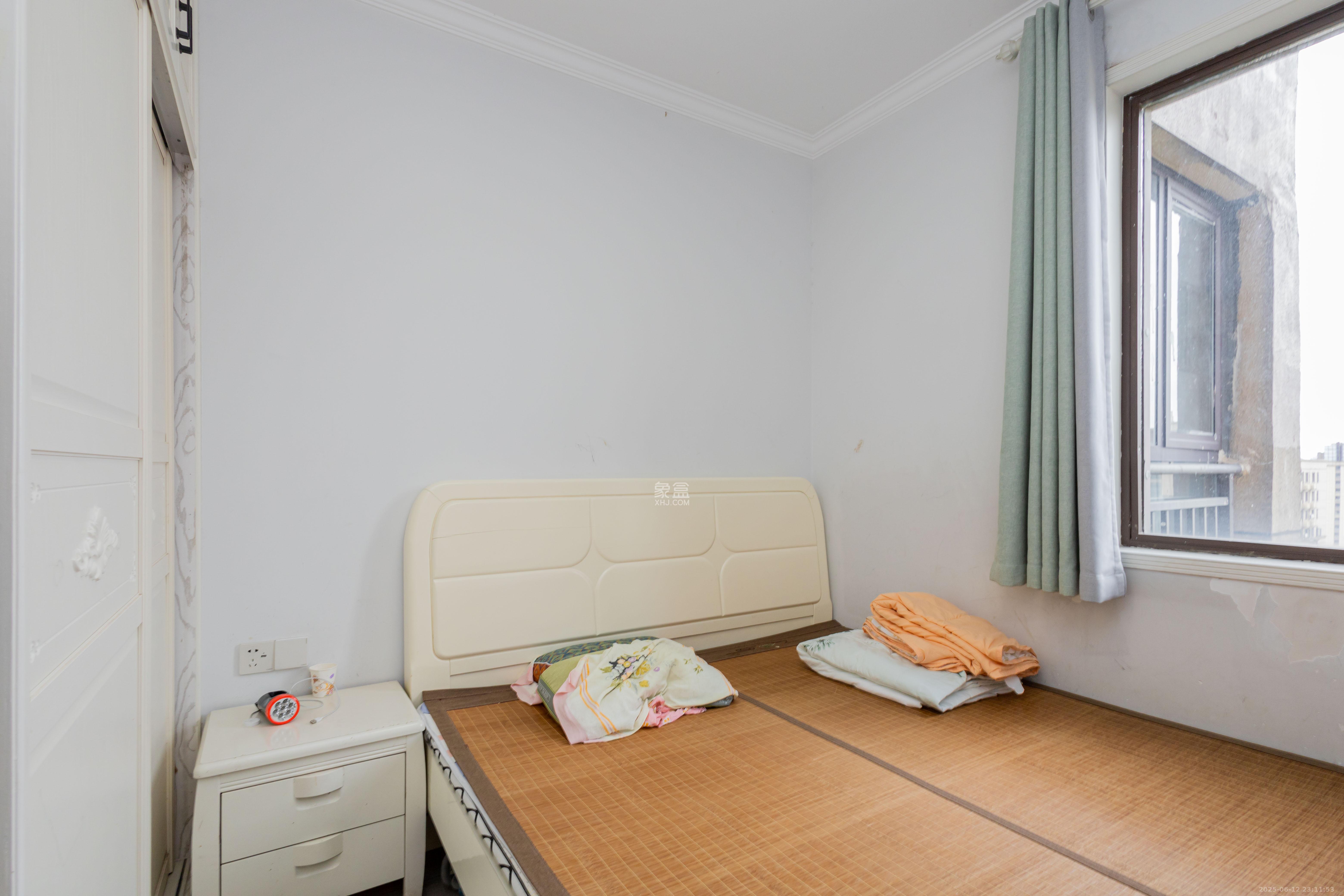 芙蓉万国城MOMA(卓越汇富苑) 3室2厅1卫 68.0万 芙蓉万国城MOMA(卓越汇富苑) 3室2厅1卫 68.0万卧室