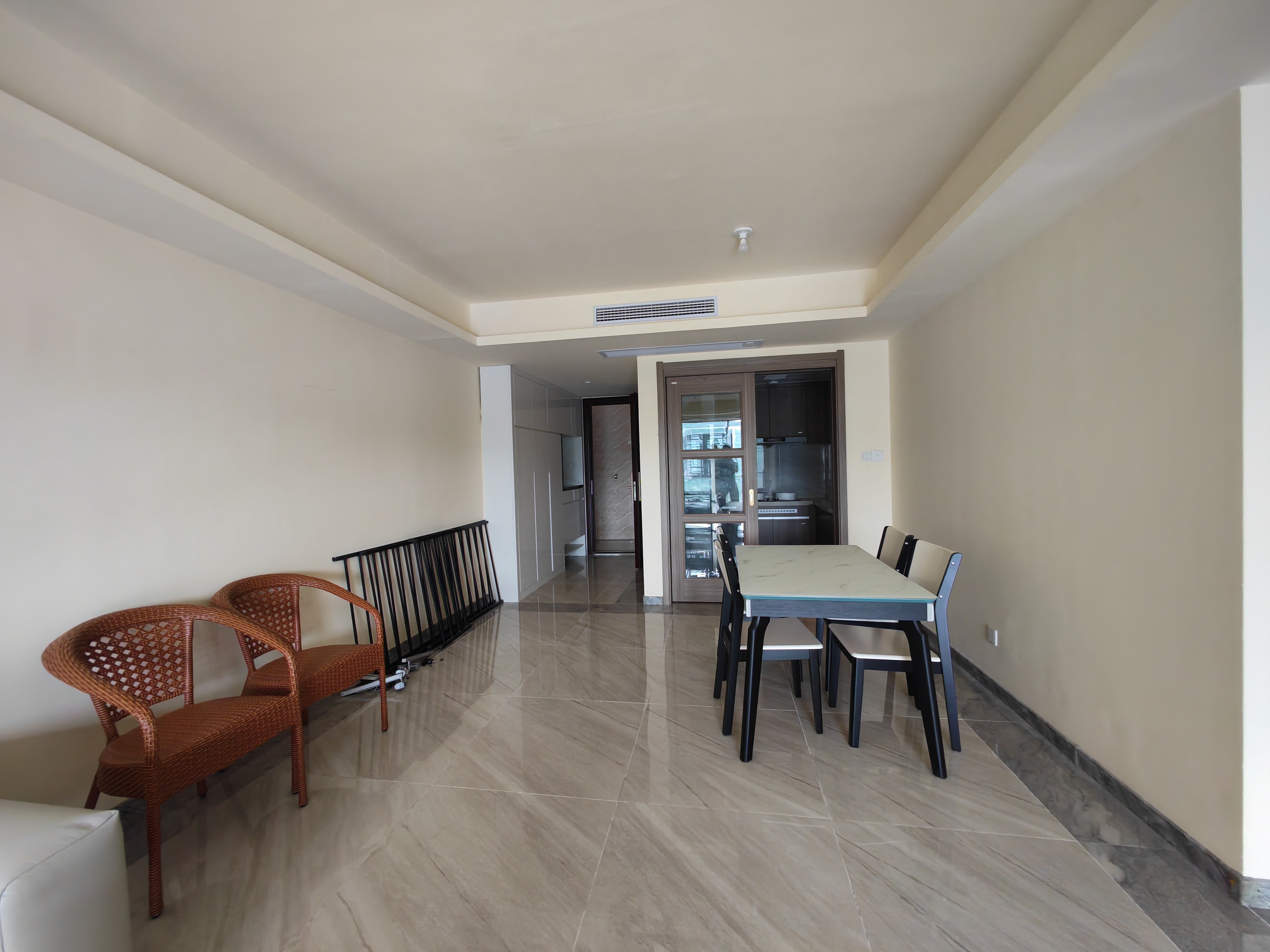 碧桂园翘楚棠 3室2厅2卫 1800.0元/月 碧桂园翘楚棠 3室2厅2卫 1800.0元/月室内图