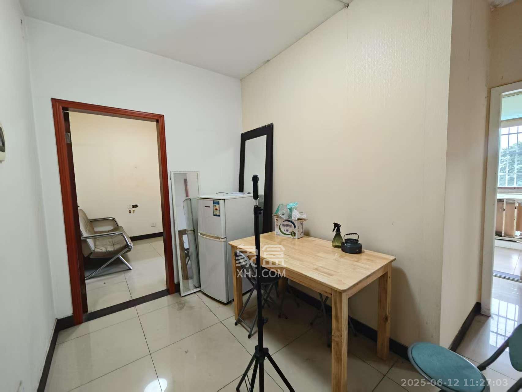 菁华源 2室1厅1卫 1300.0元/月 菁华源 2室1厅1卫 1300.0元/月室内图