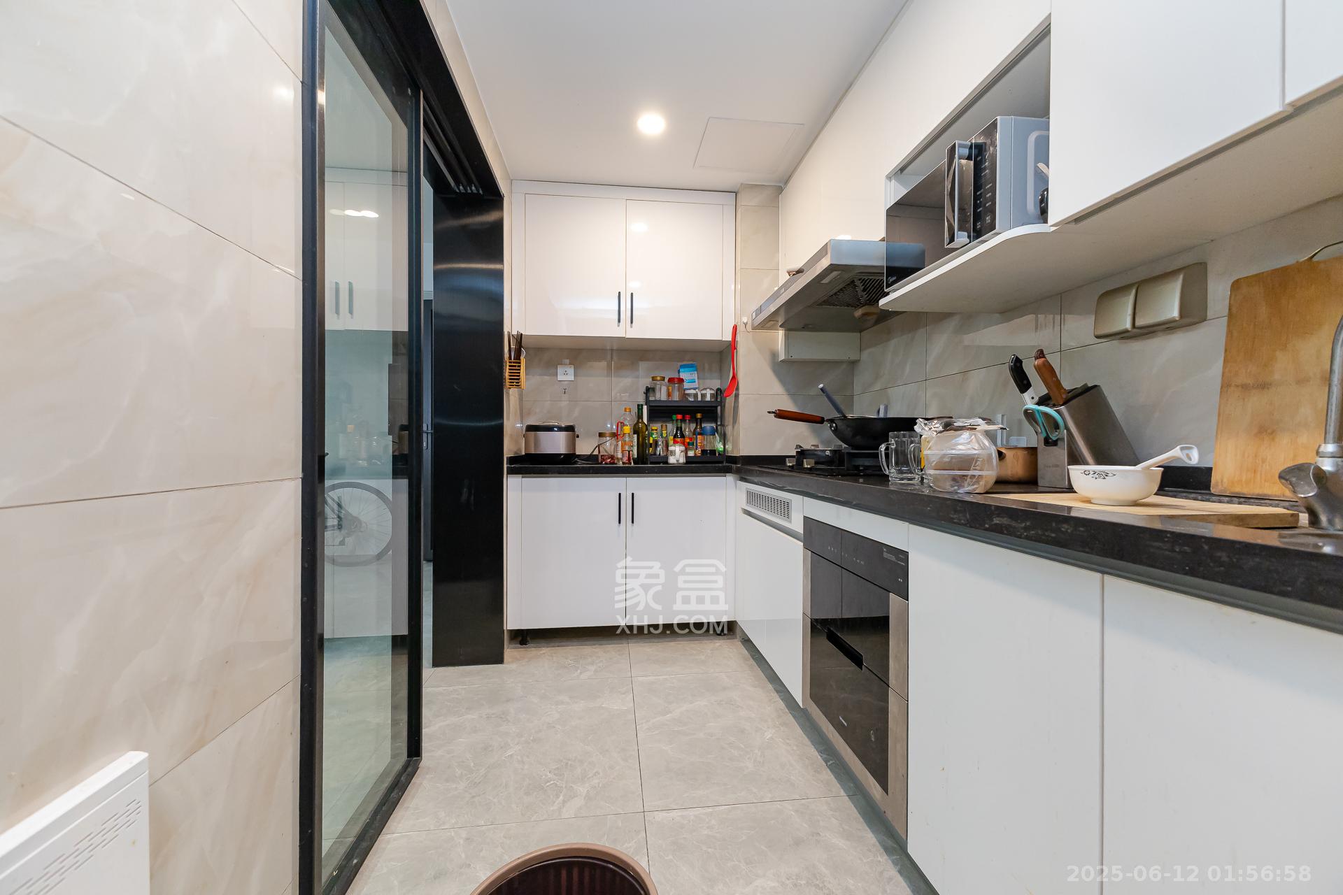 时代倾城四期 3室2厅2卫 108.0万 时代倾城四期 3室2厅2卫 108.0万厨房