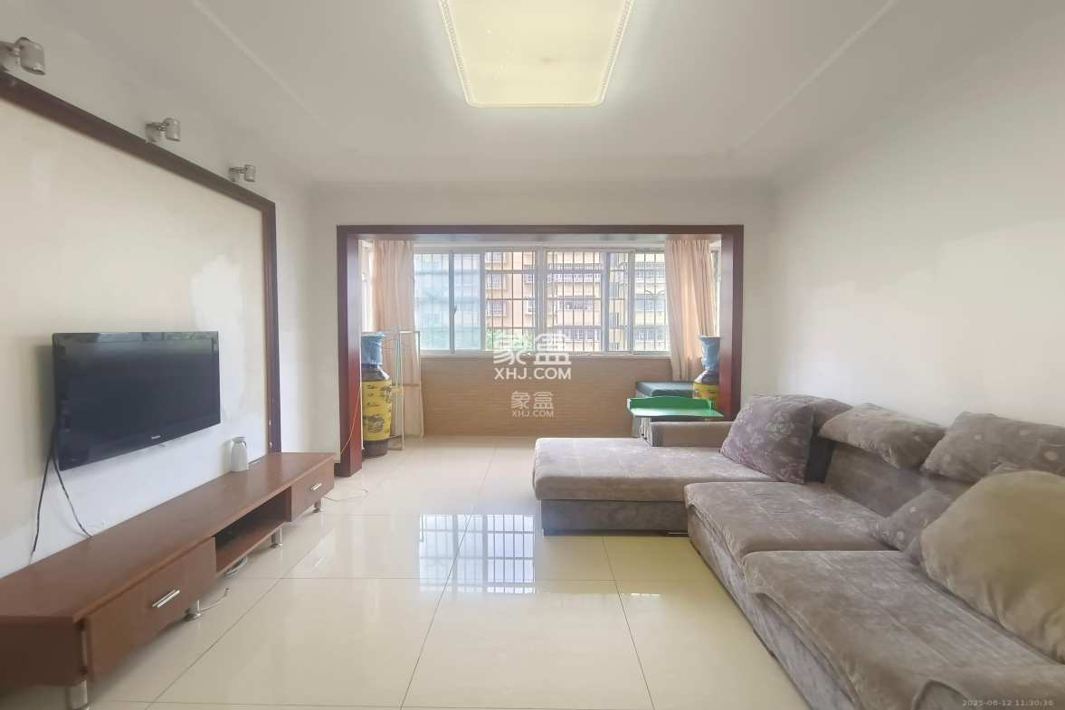 龙吉湾小区(龙瑞尚苑) 3室2厅1卫 1900.00元/月 龙吉湾小区(龙瑞尚苑) 3室2厅1卫 1900.00元/月室内图