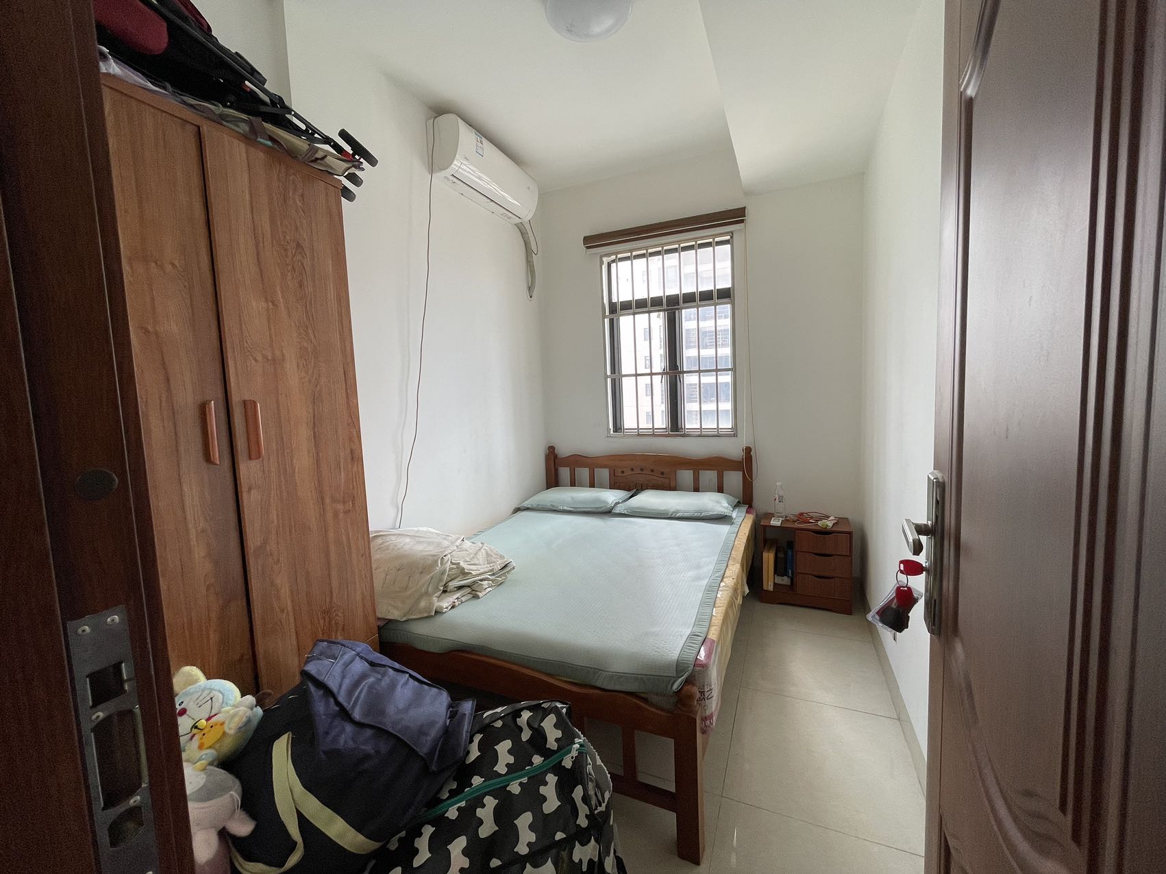 凤翔花园(A区) 2室2厅1卫 75.0万 凤翔花园(A区) 2室2厅1卫 75.0万客厅