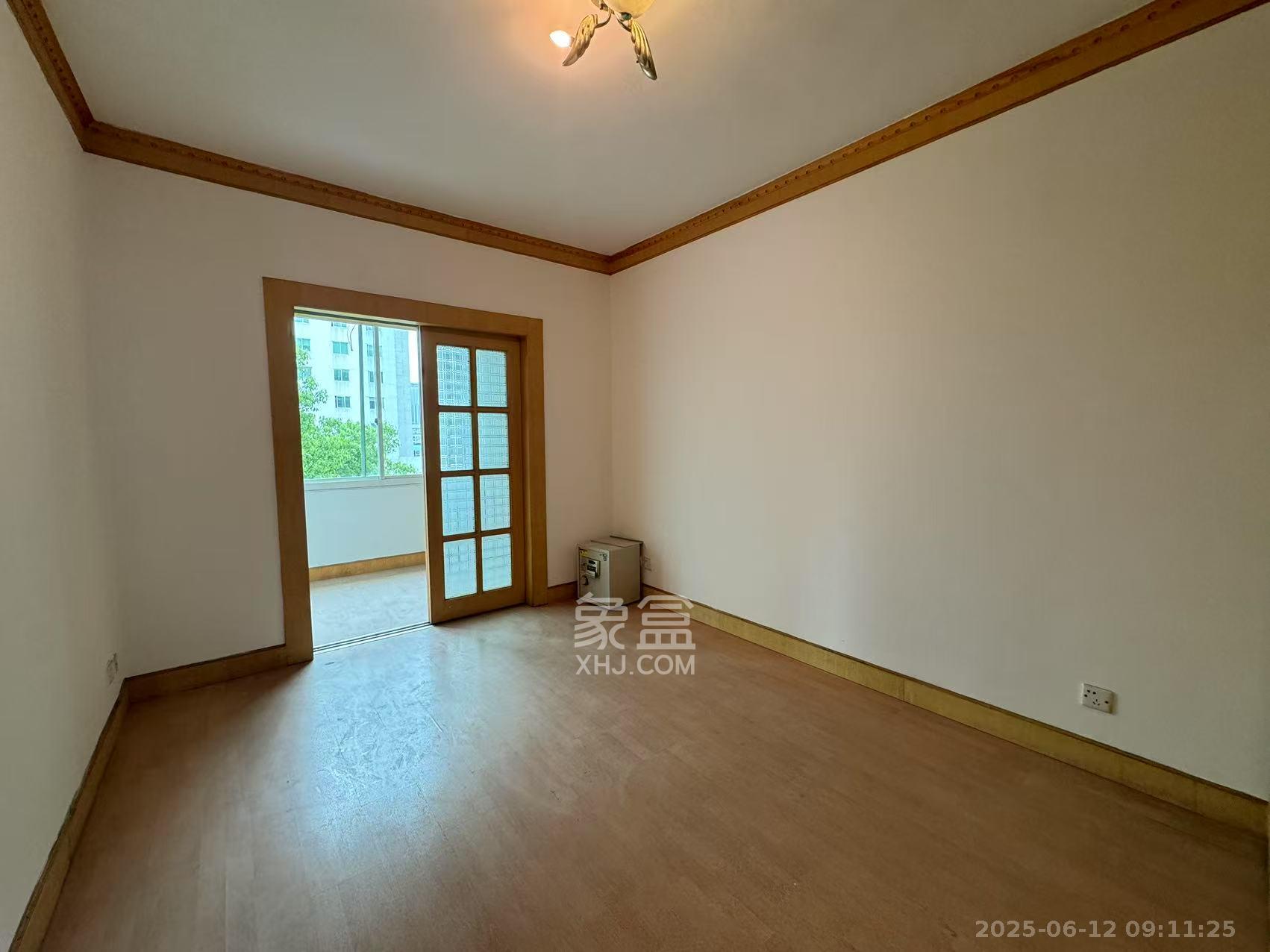 高速公路管理局宿舍 4室2厅2卫 2600.0元/月 高速公路管理局宿舍 4室2厅2卫 2600.0元/月室内图