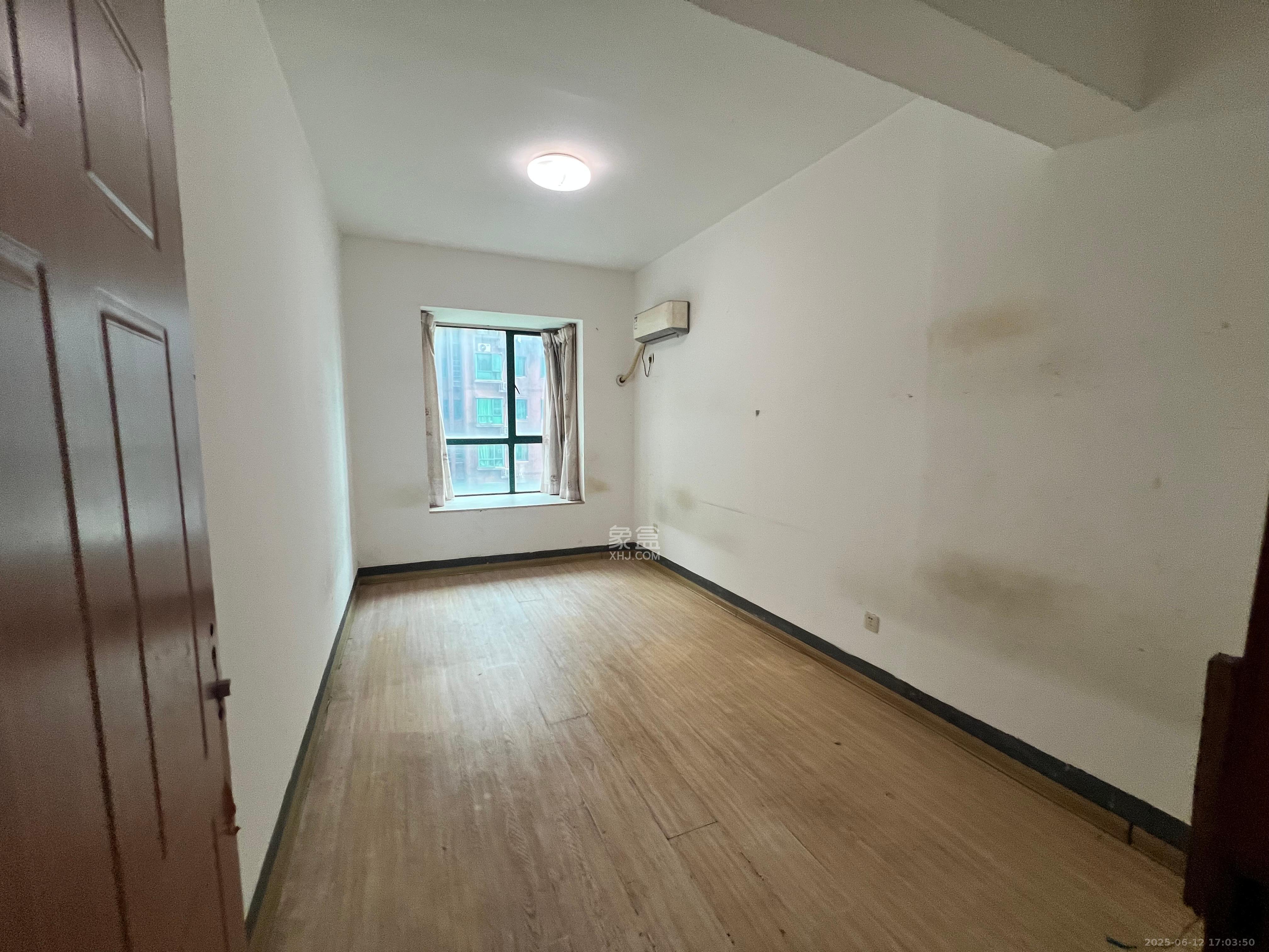 湘府东苑 3室2厅2卫 2300.0元/月 湘府东苑 3室2厅2卫 2300.0元/月室内图