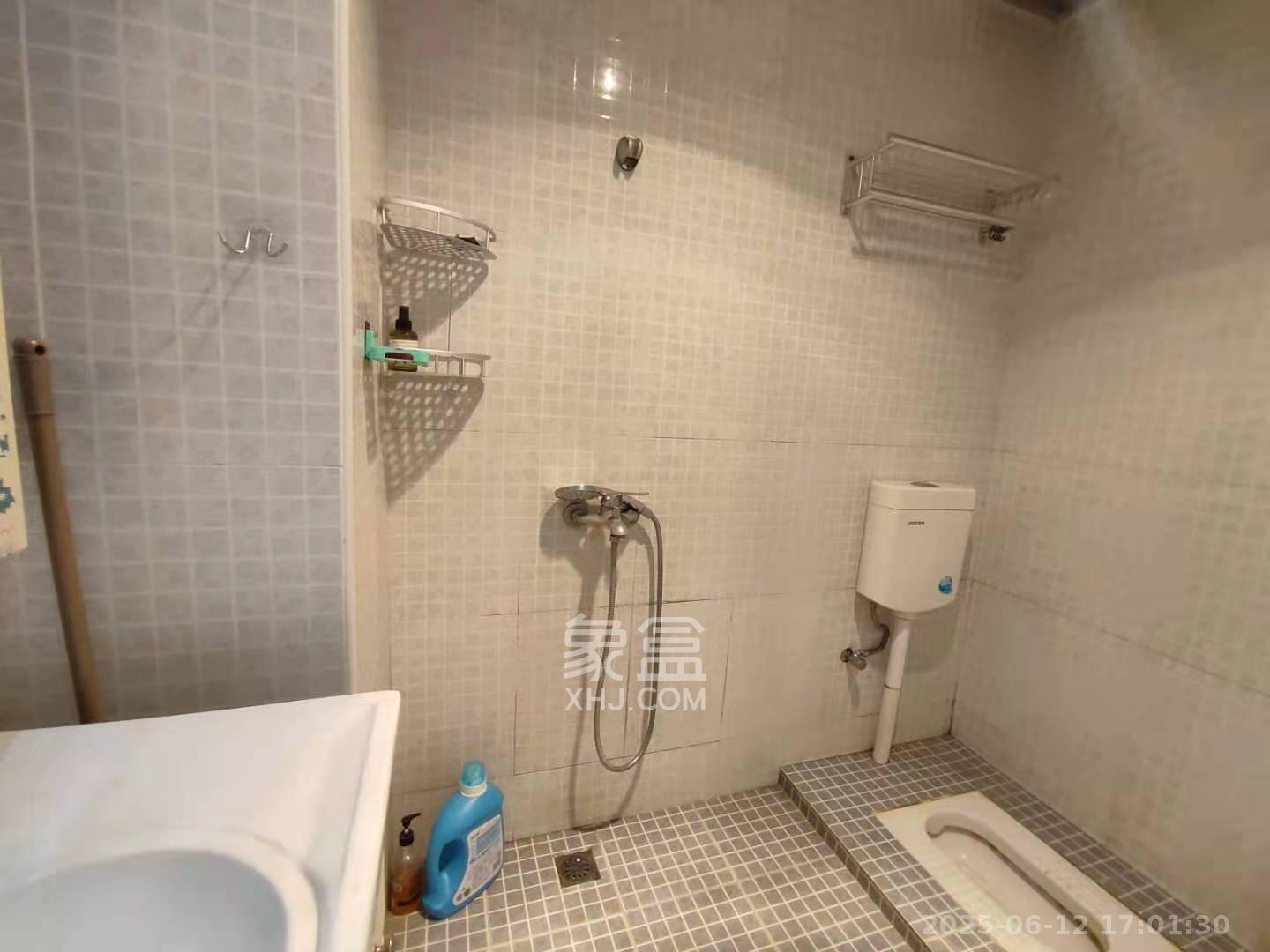 长房时代城  1室1厅1卫   1600.00元/月室内图