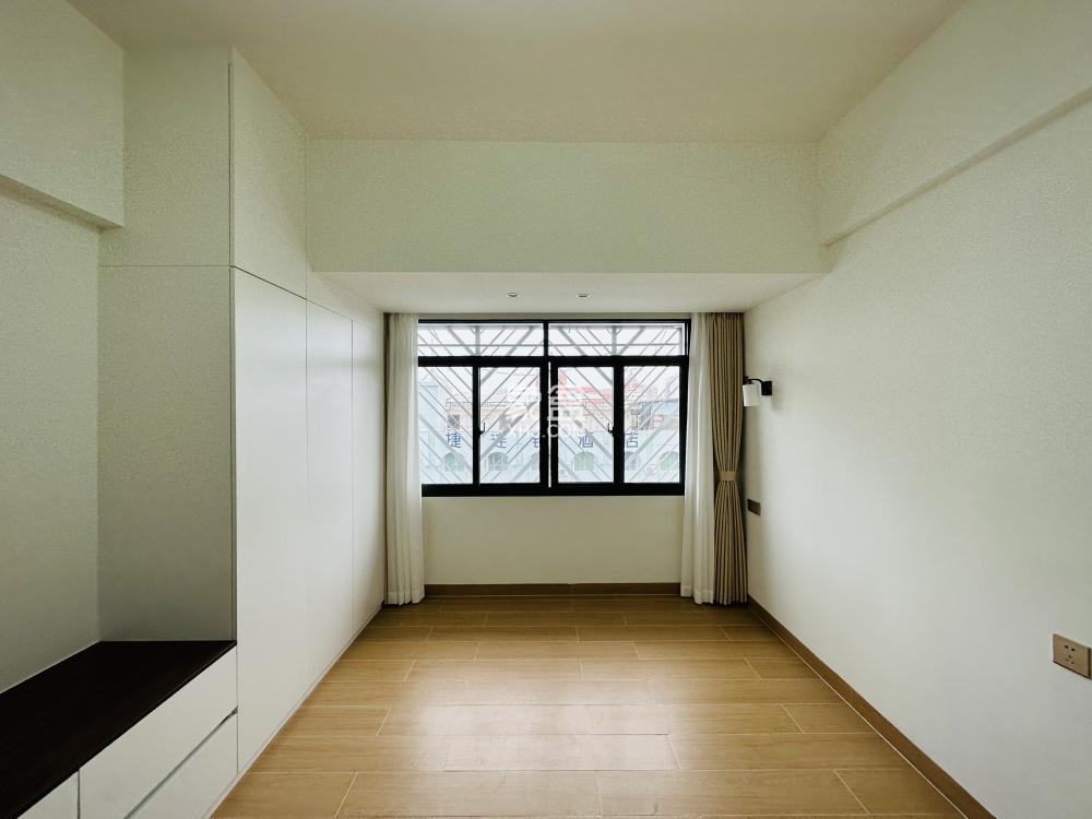 海城大厦 1室0厅1卫 40.0万 海城大厦 1室0厅1卫 40.0万室内图