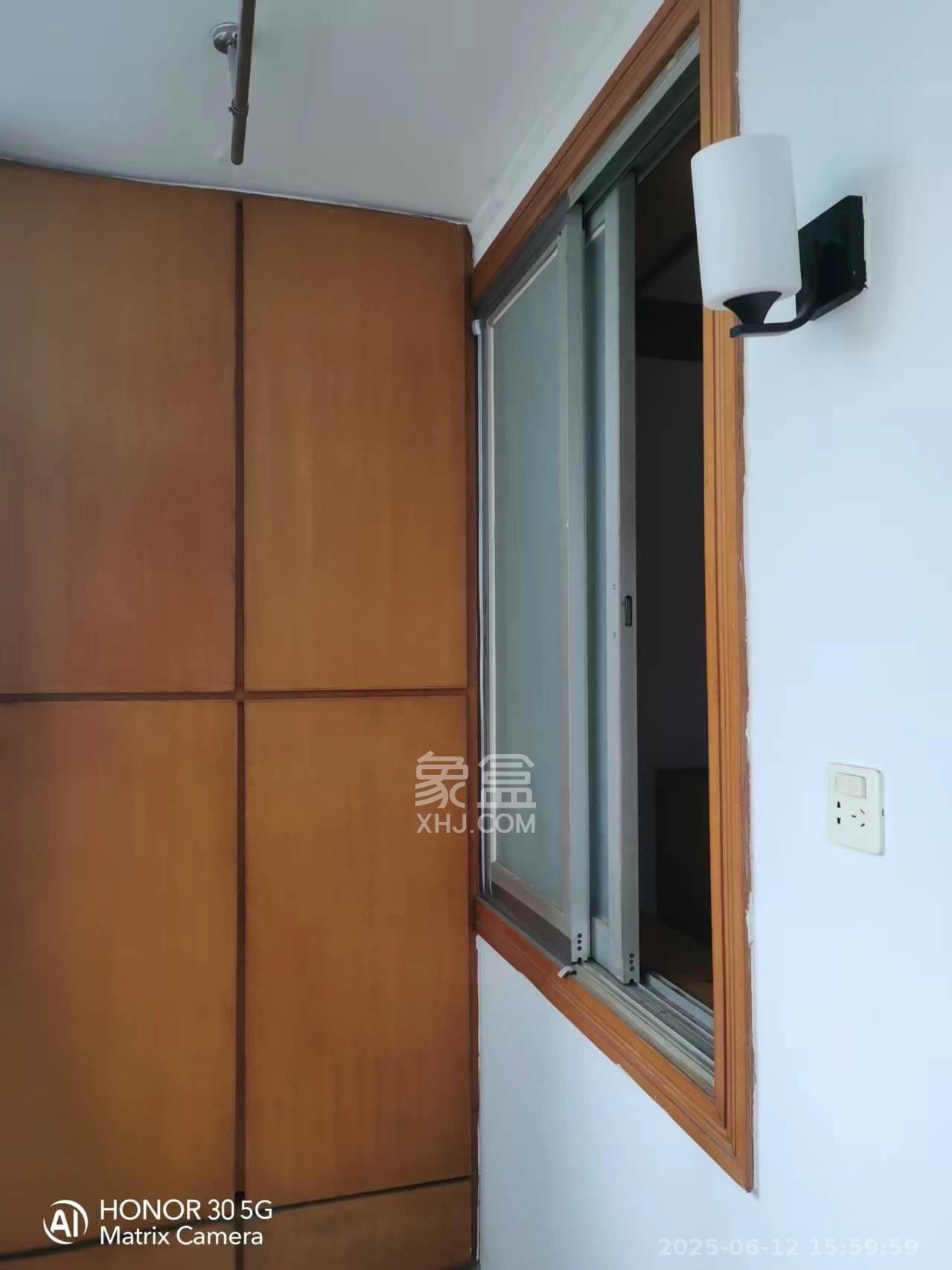 牛角塘社区  3室1厅1卫   2000.00元/月室内图