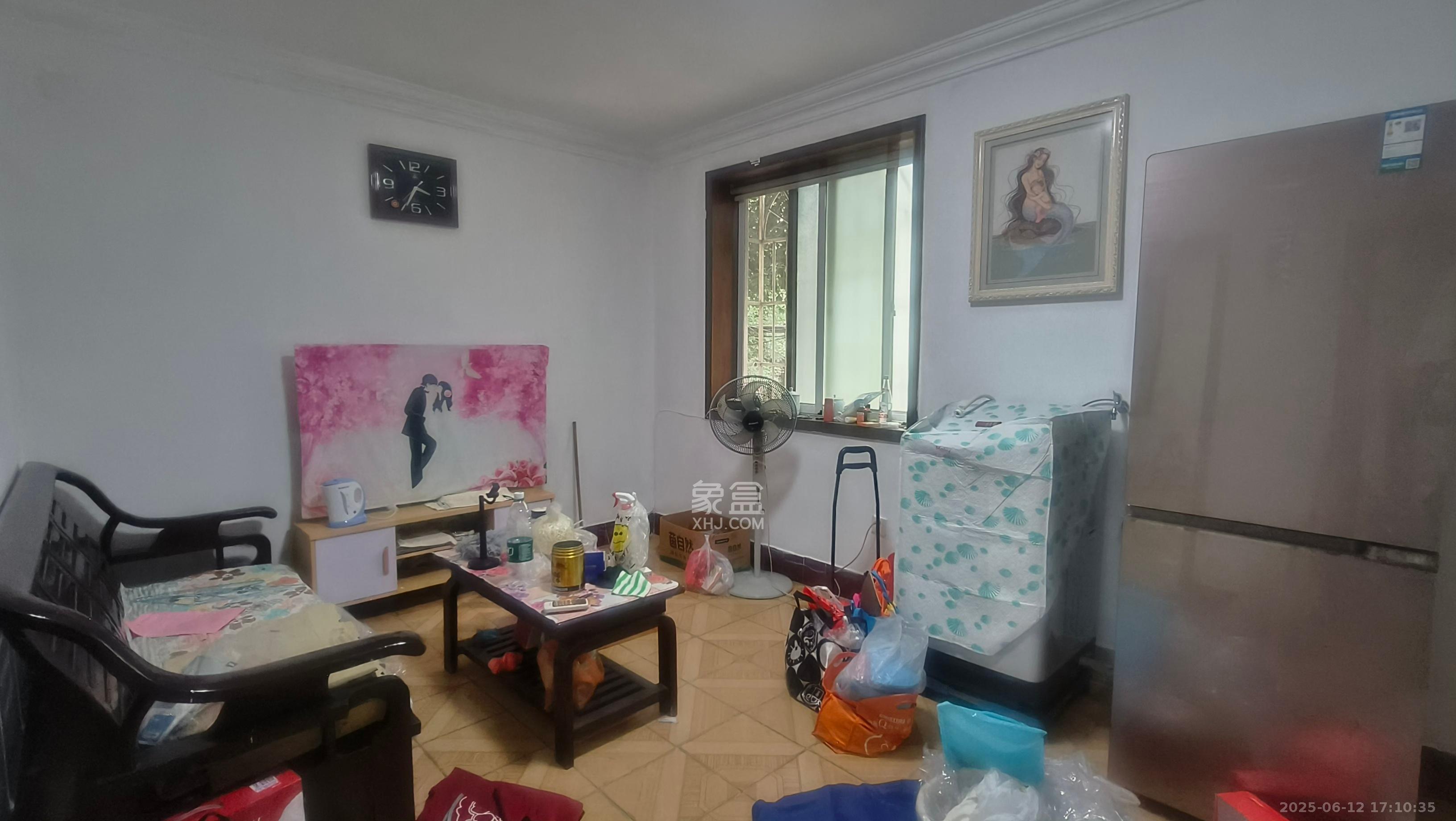 牛婆塘社区  2室1厅1卫   1800.00元/月室内图