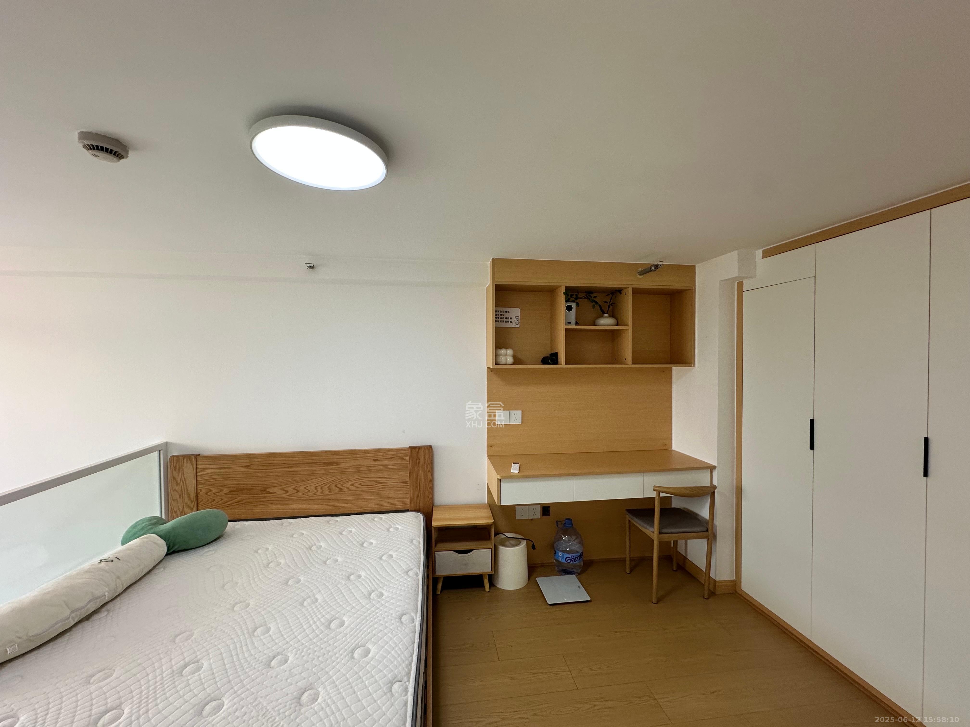 卓越中寰  1室1厅1卫   2200.00元/月室内图