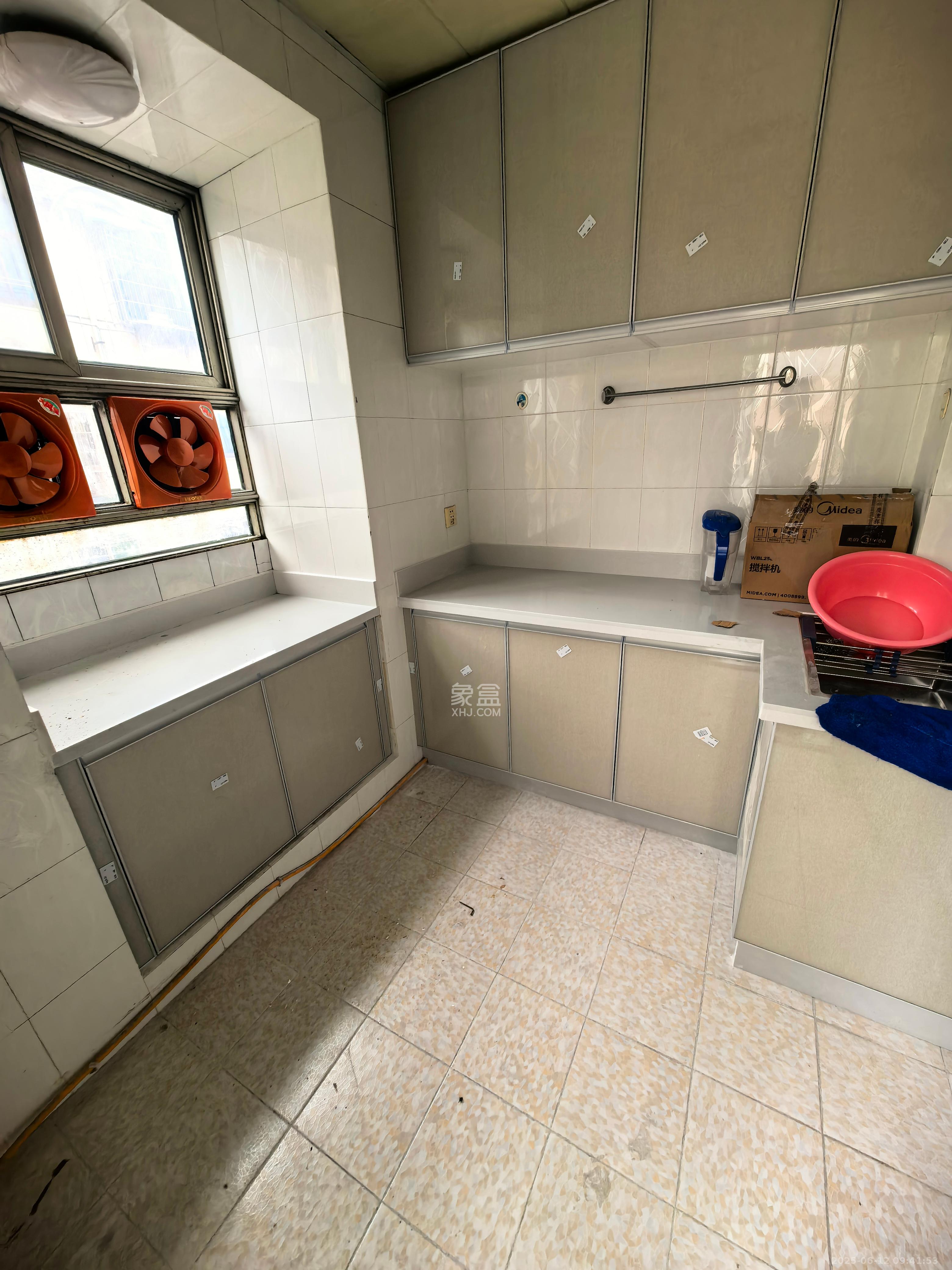 雨花区国税局左家塘宿舍 3室1厅1卫 2000.0元/月 雨花区国税局左家塘宿舍 3室1厅1卫 2000.0元/月室内图