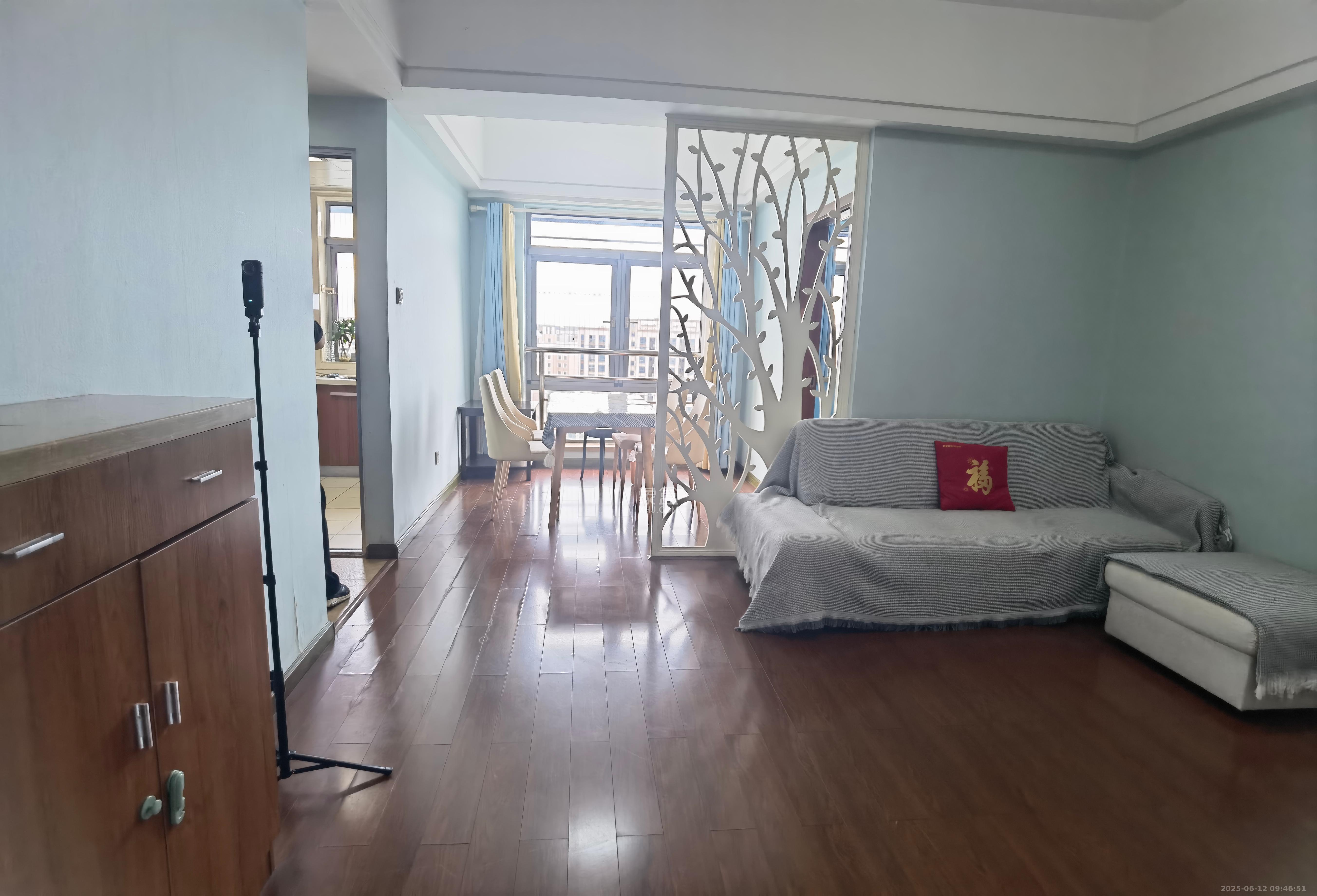 环宇天地、中海地产(中信城市广场二期)  2室2厅1卫    1700.0元/月 环宇天地、中海地产(中信城市广场二期)  2室2厅1卫    1700.0元/月室内图1