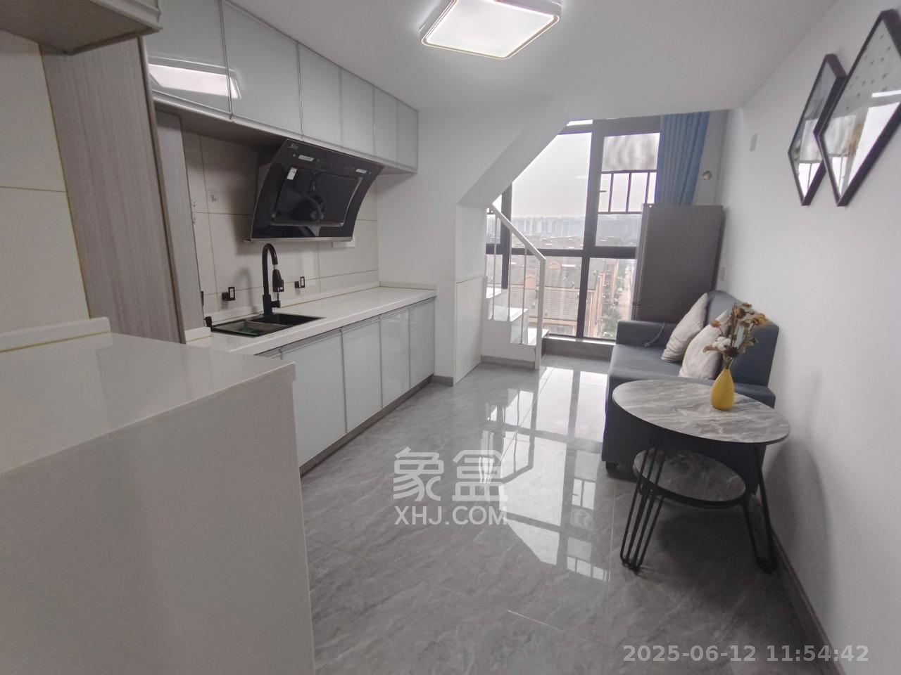 新长海D1站 1室1厅1卫 1600.0元/月 新长海D1站 1室1厅1卫 1600.0元/月室内图