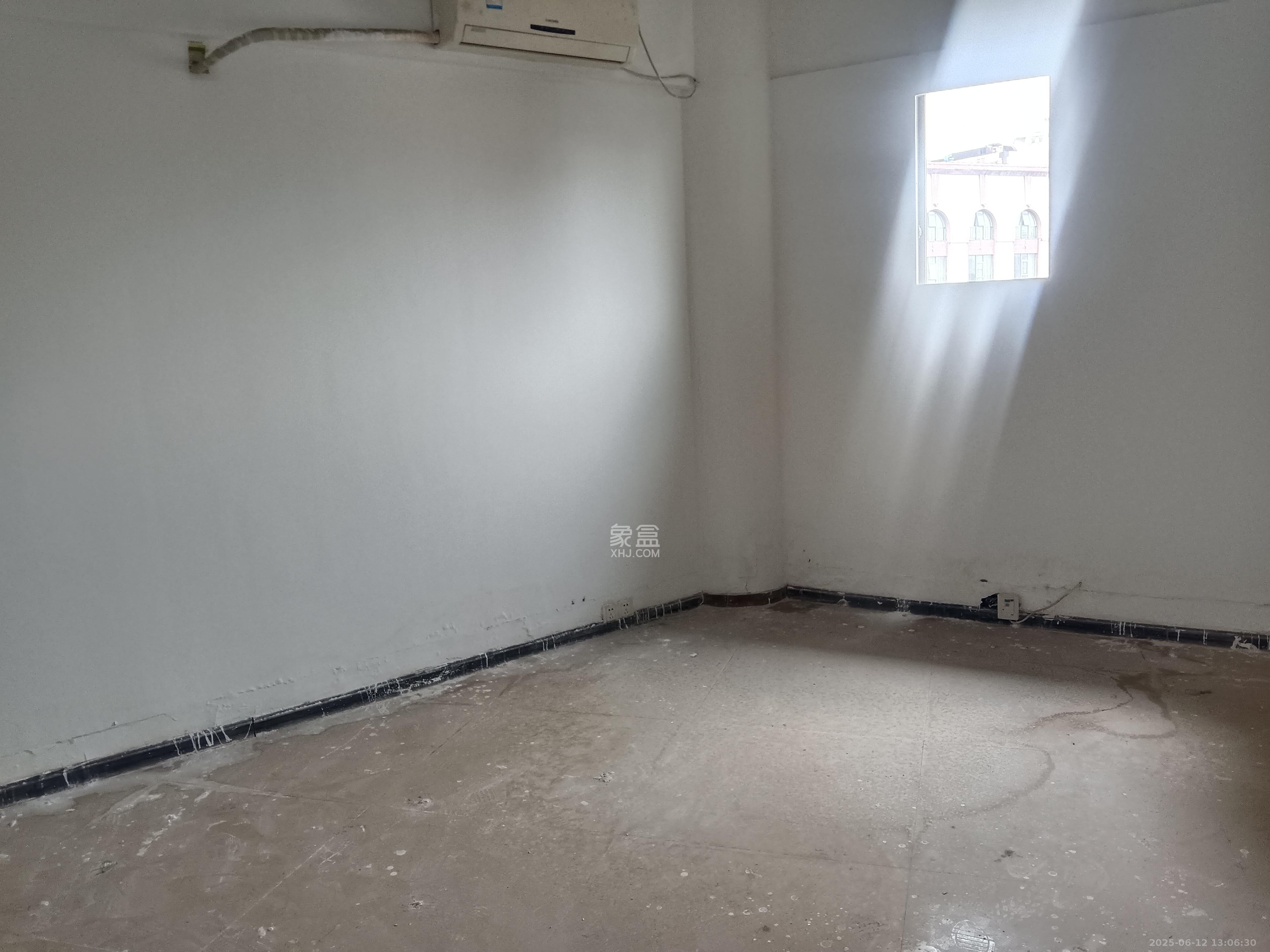 鸿景苑 3室2厅1卫 7000.0元/月 鸿景苑 3室2厅1卫 7000.0元/月室内图