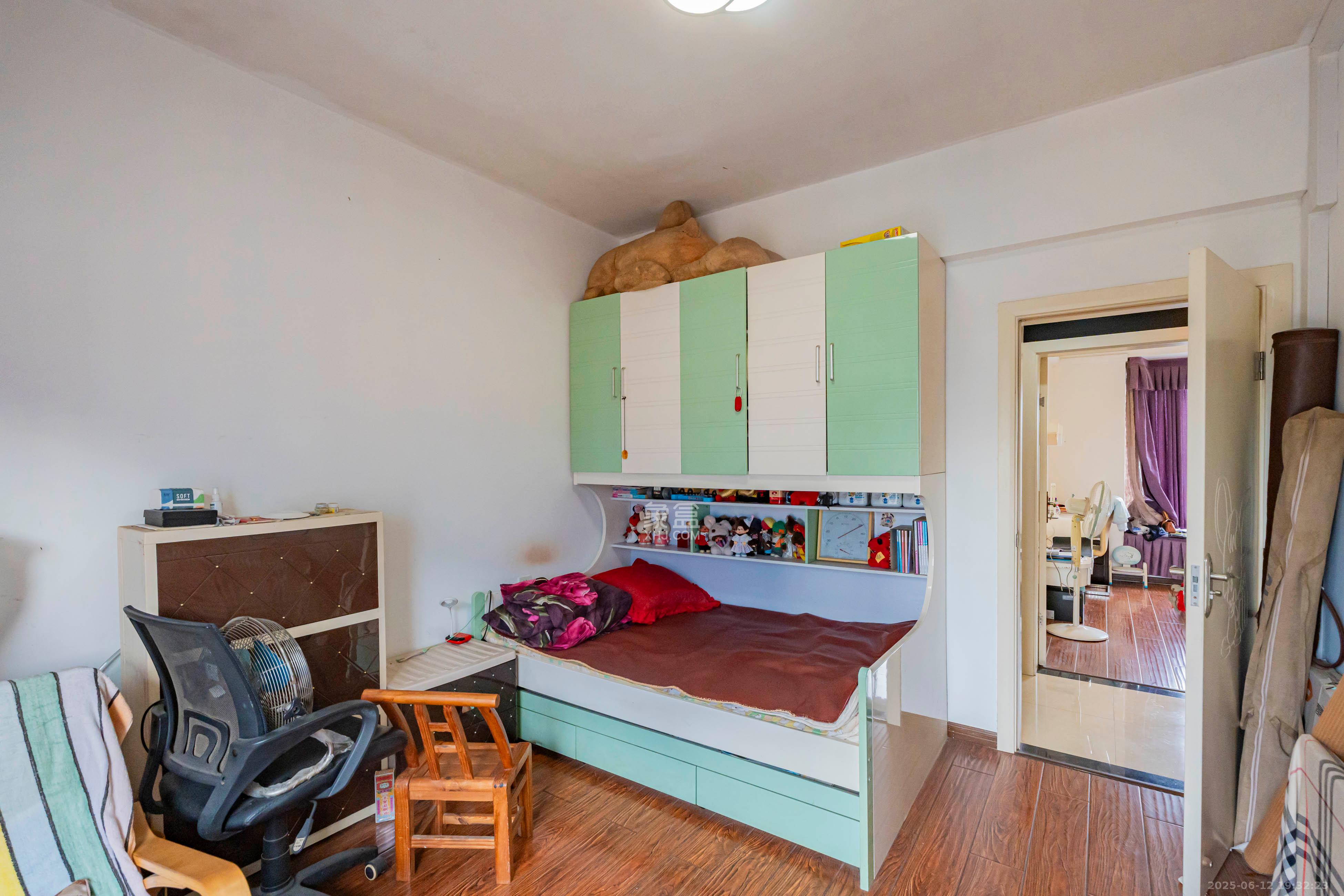 归心苑 4室2厅2卫 168.0万 归心苑 4室2厅2卫 168.0万卧室