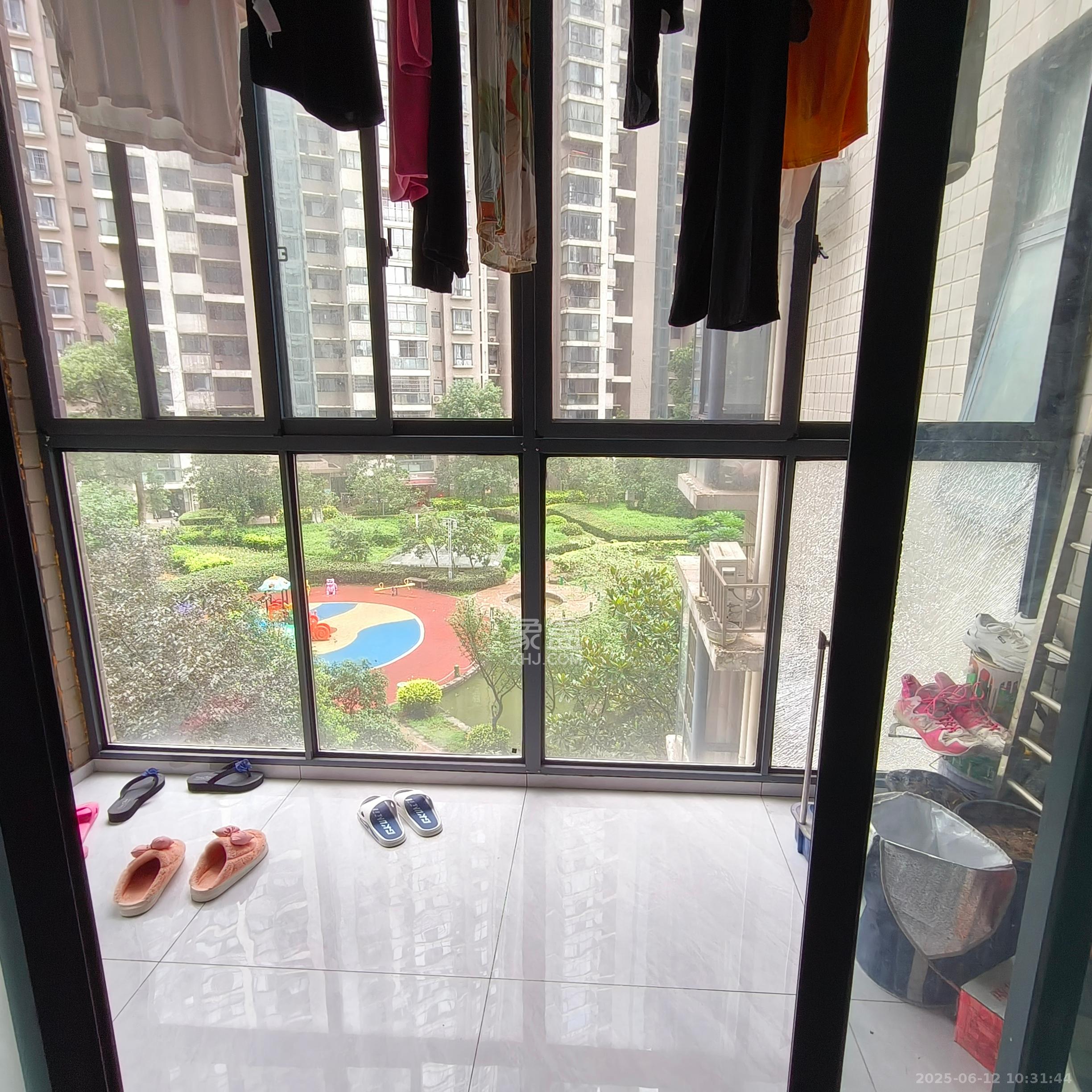 湘江世纪城融江苑  3室2厅1卫    2000.0元/月室内图