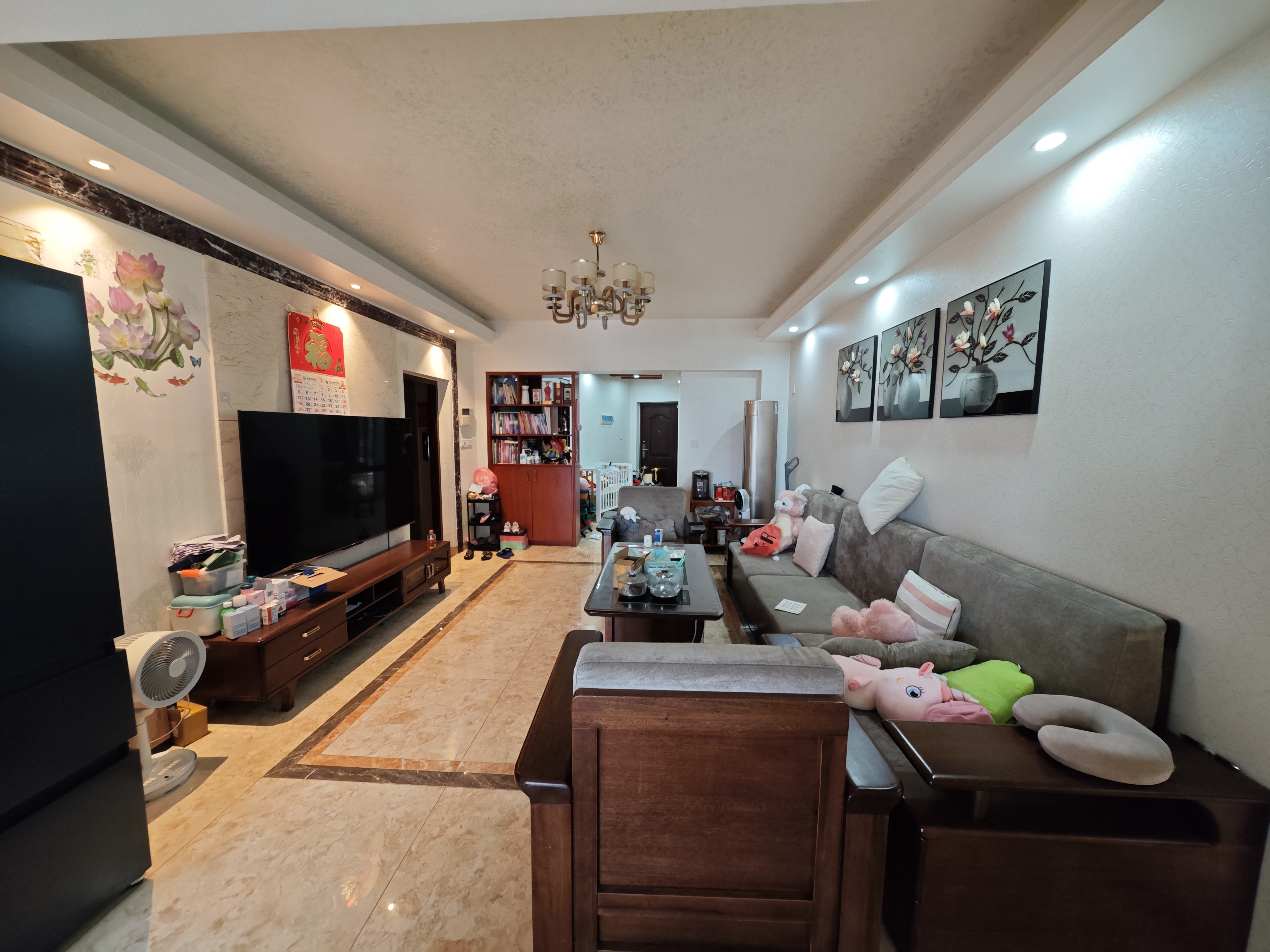 星华佳园 3室2厅2卫 215.00万 星华佳园 3室2厅2卫 215.00万客厅