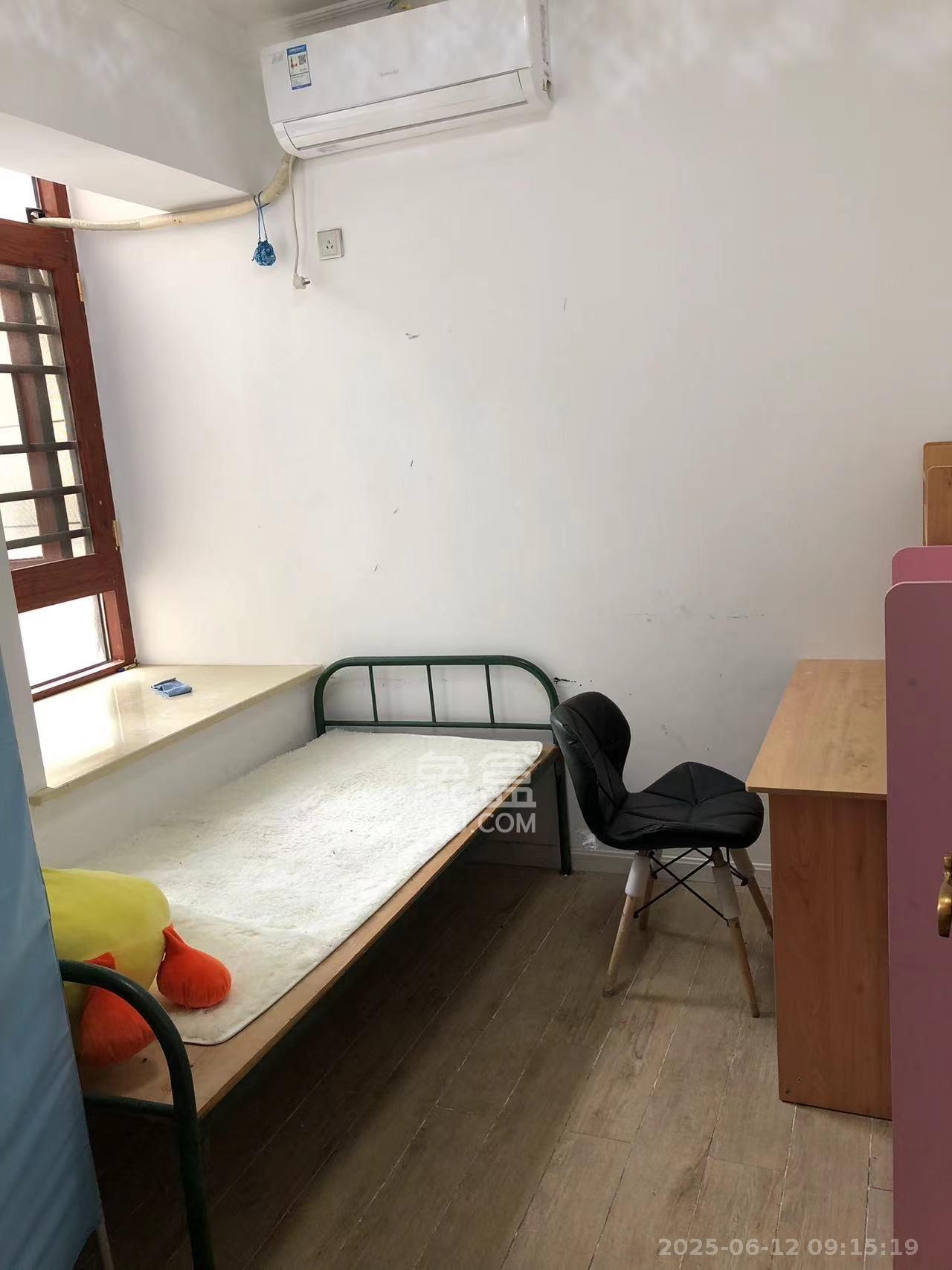 卓越浅水湾  3室2厅1卫   2600.00元/月室内图