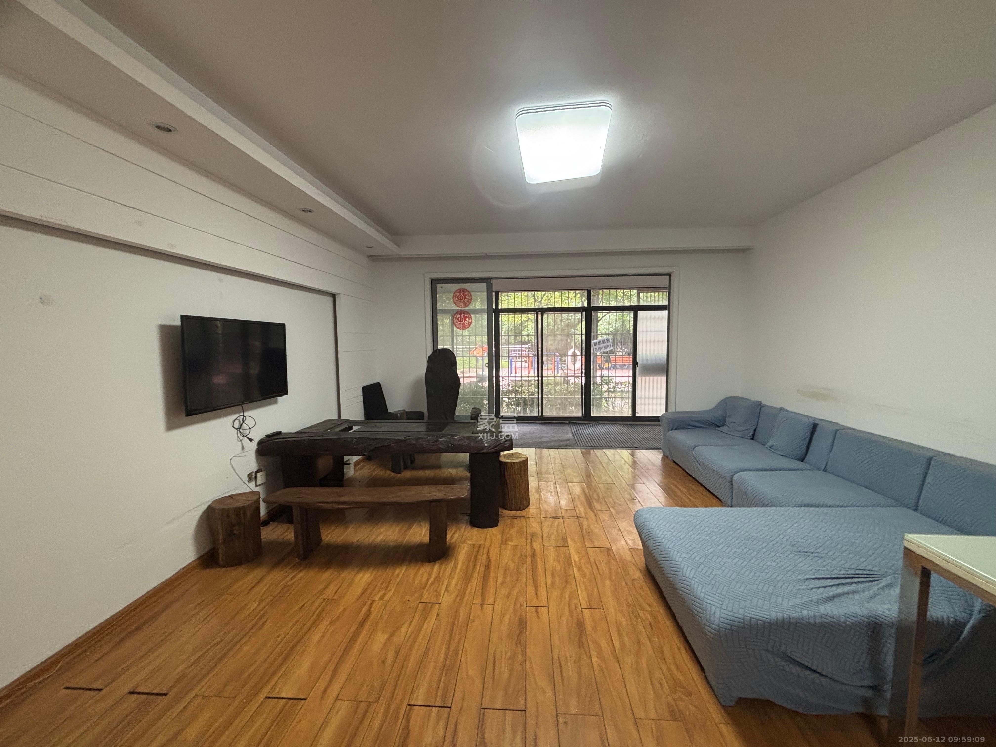 星雨心苑 3室2厅1卫 2400.0元/月 星雨心苑 3室2厅1卫 2400.0元/月室内图