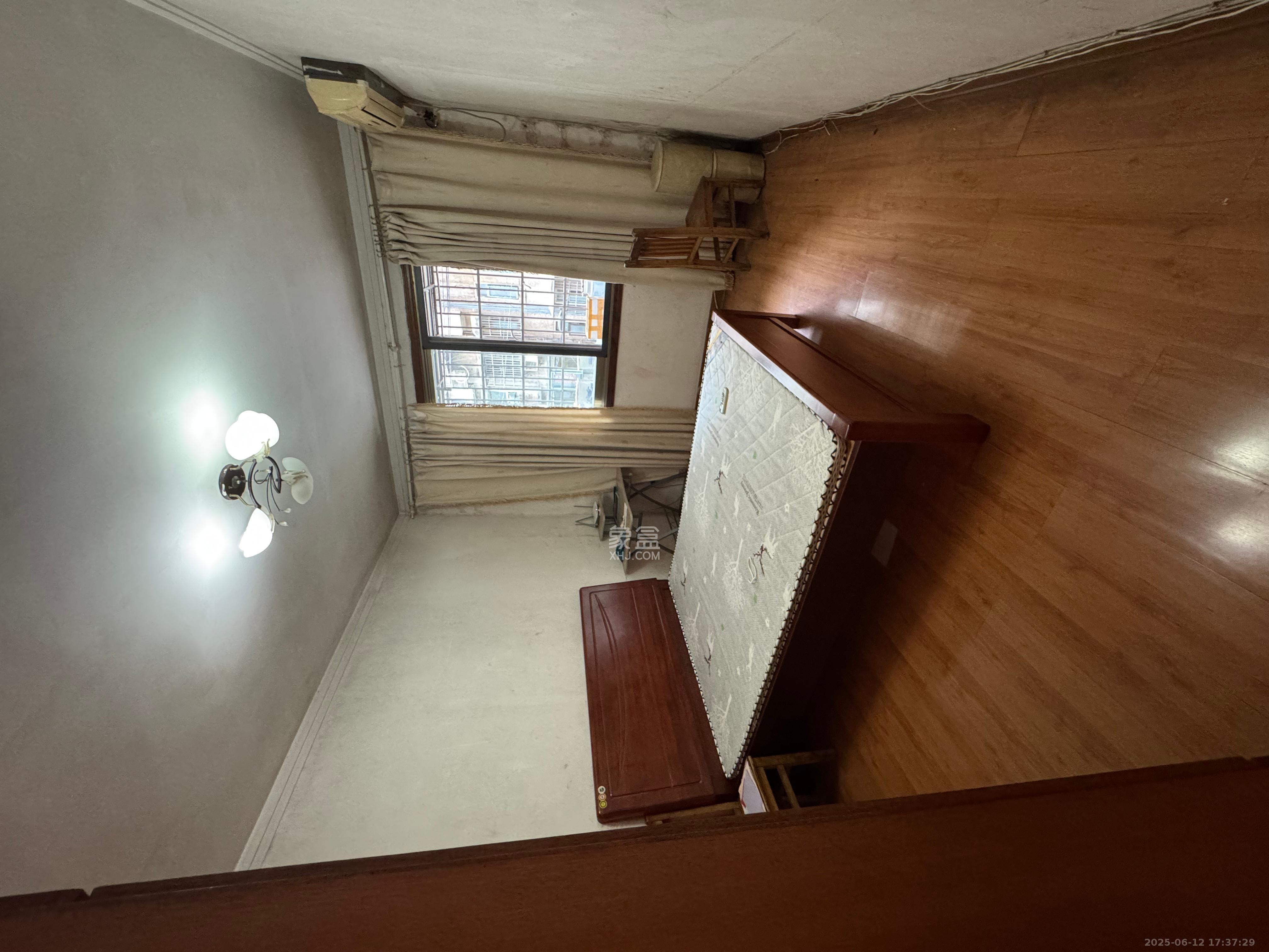 华宝公寓  3室1厅2卫    2500.0元/月 华宝公寓  3室1厅2卫    2500.0元/月室内图