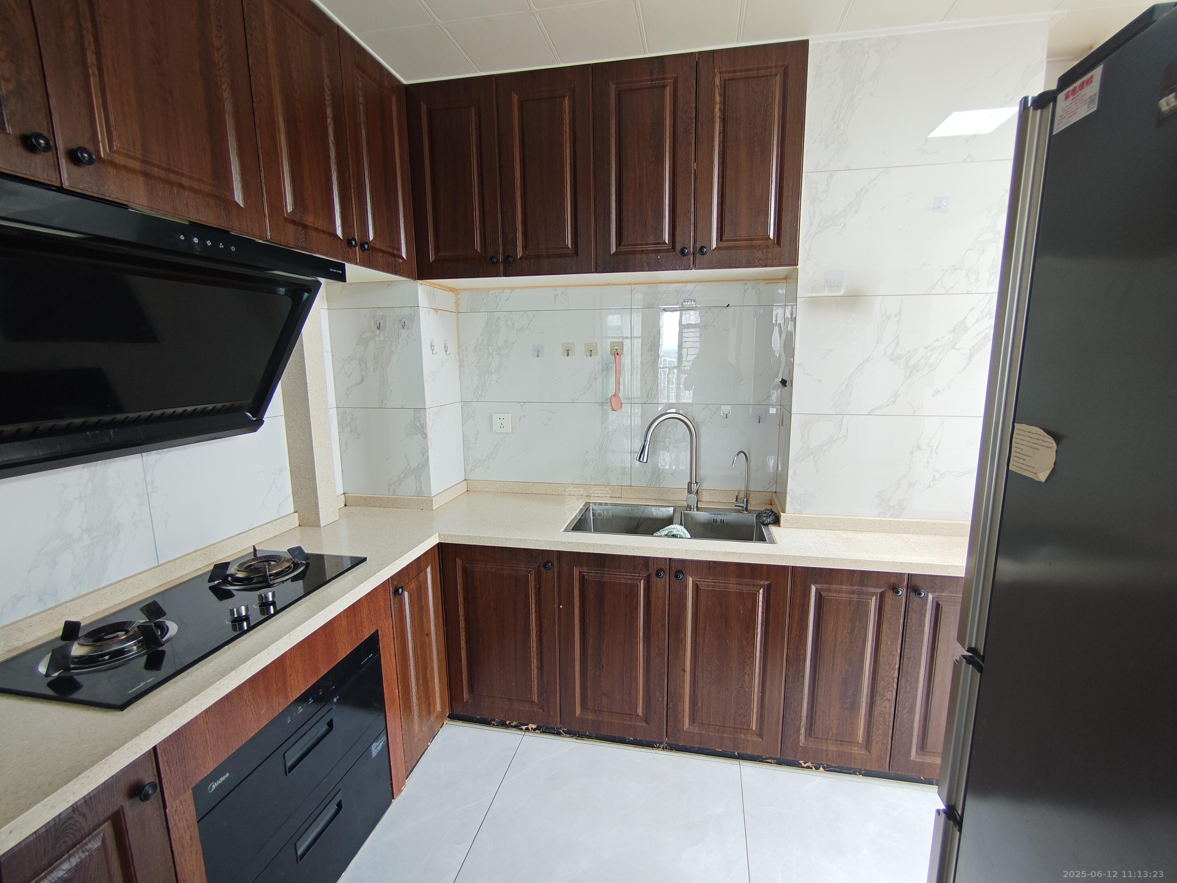 武广国际学苑 3室2厅1卫 2300.0元/月 武广国际学苑 3室2厅1卫 2300.0元/月室内图