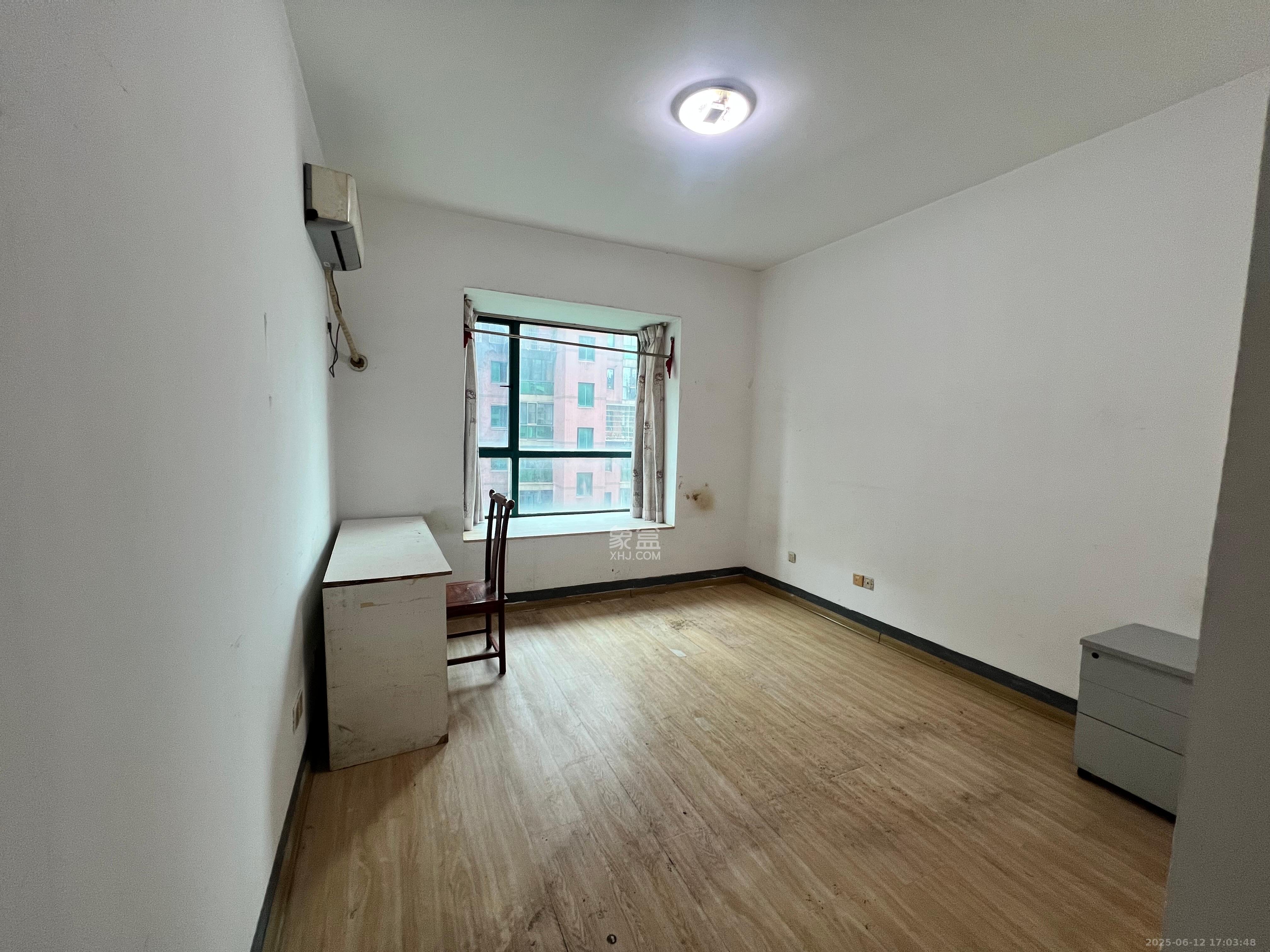 湘府东苑 3室2厅2卫 2300.0元/月 湘府东苑 3室2厅2卫 2300.0元/月室内图