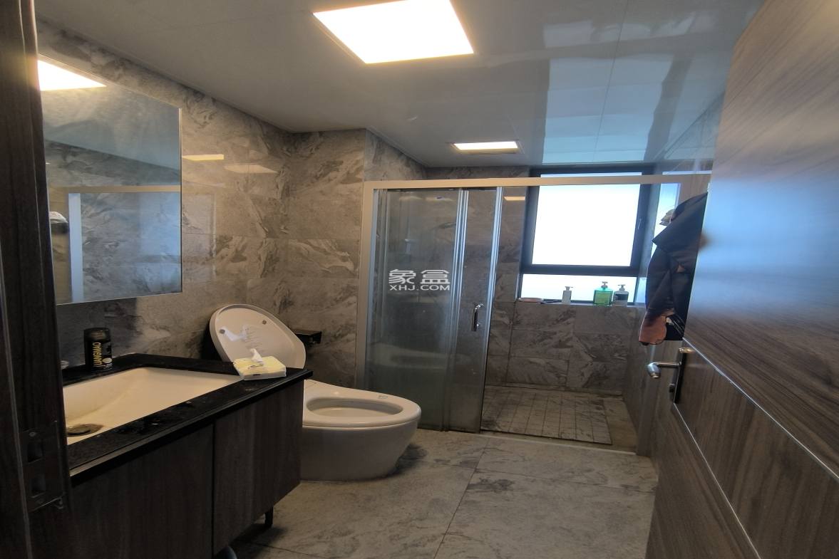 碧桂园公园上城 3室2厅2卫 2800.00元/月 碧桂园公园上城 3室2厅2卫 2800.00元/月室内图